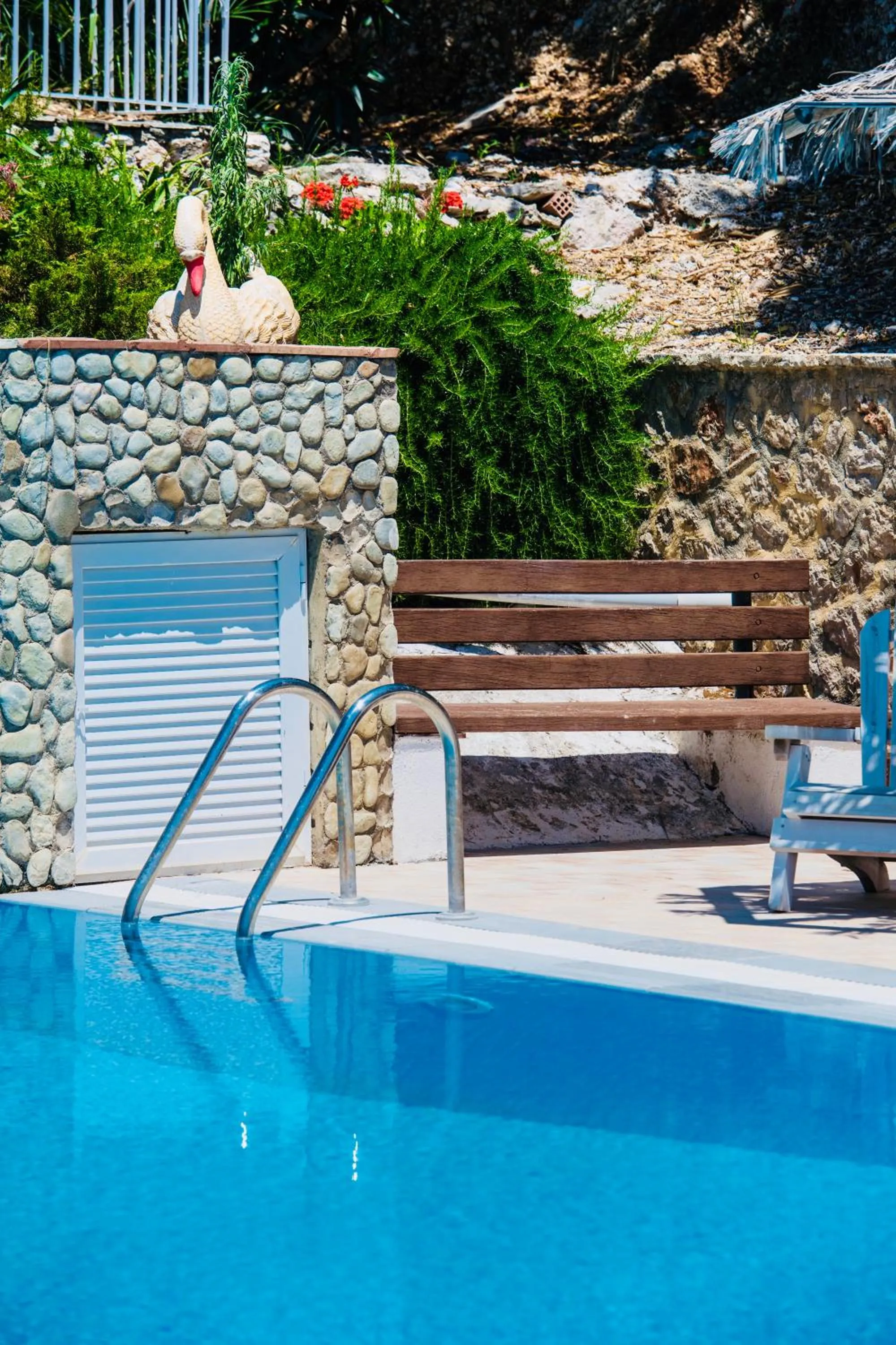 Swimming pool in Ponti Beach Hotel