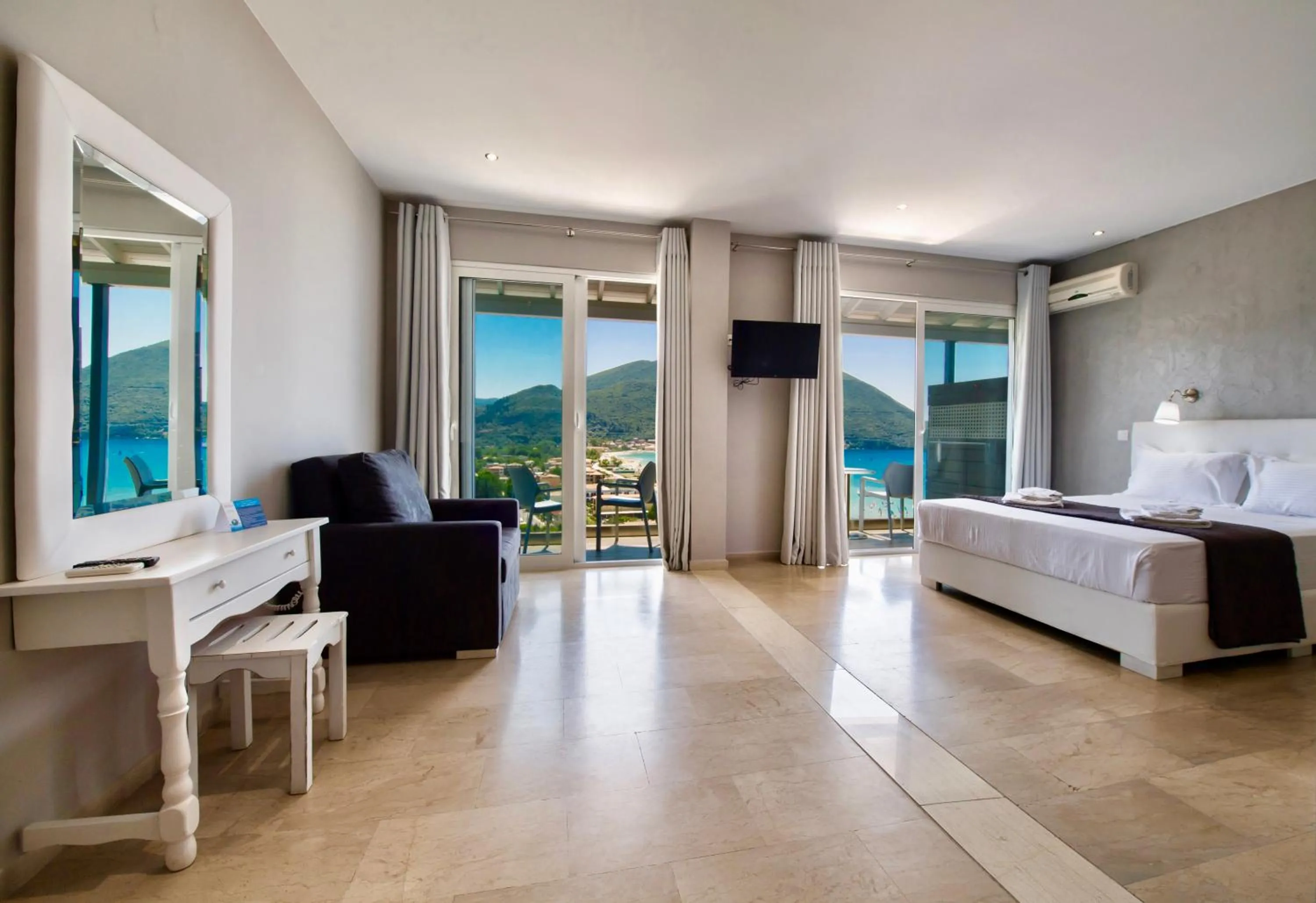 Bedroom in Ponti Beach Hotel