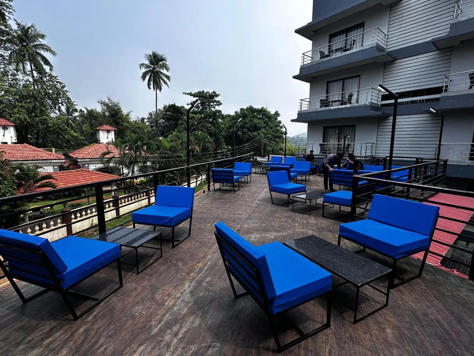 Restaurant/places to eat in JW HERITAGE