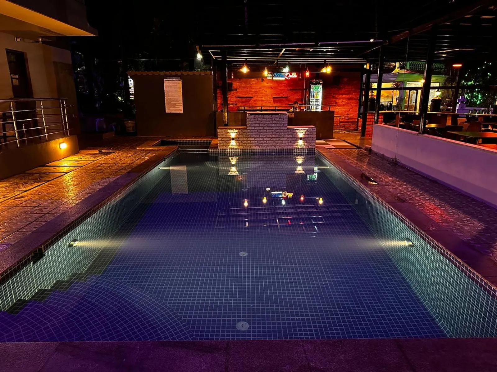 Swimming pool in JW HERITAGE