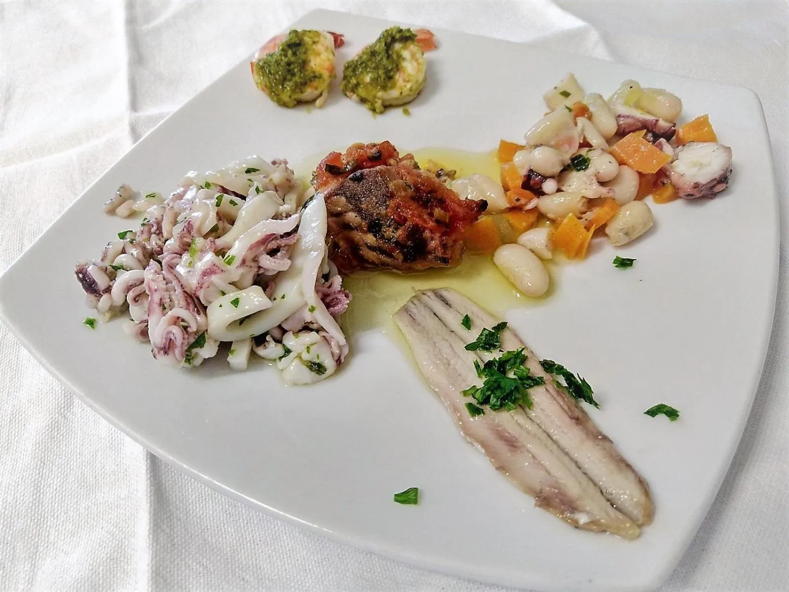 Restaurant/places to eat in Hotel Ristorante Il Grillo