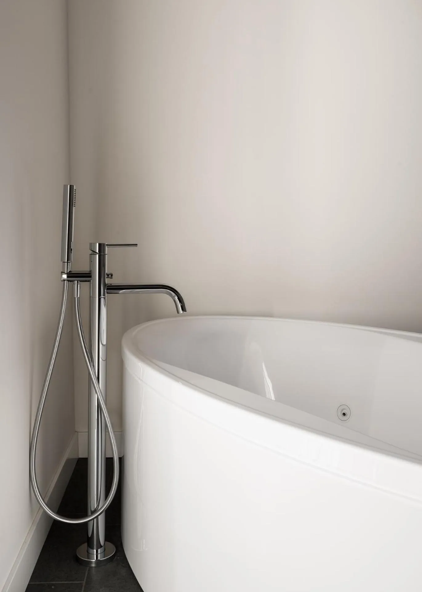 Bath in The Silver Lava - design apartment and spa