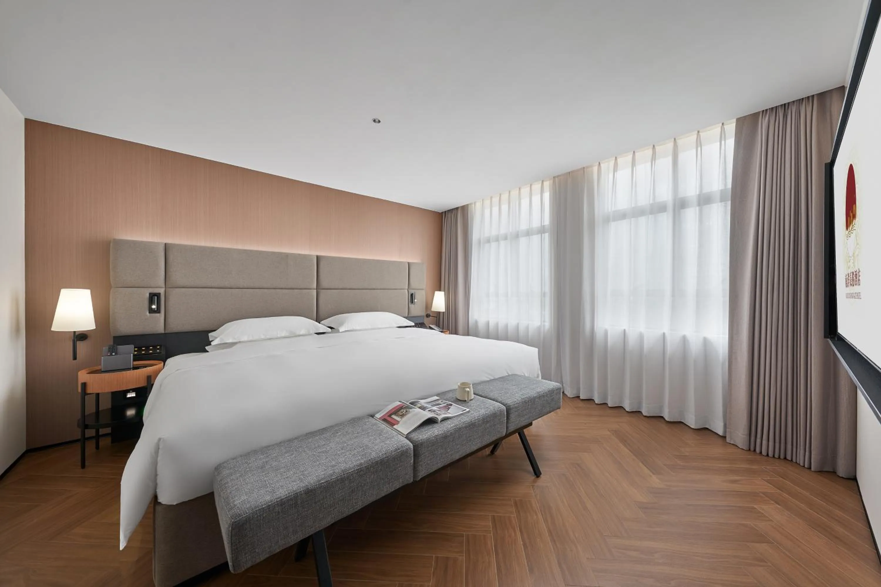 Bed in Nanyang King's Gate Hotel--Free Shuttle Service to Canton Fair