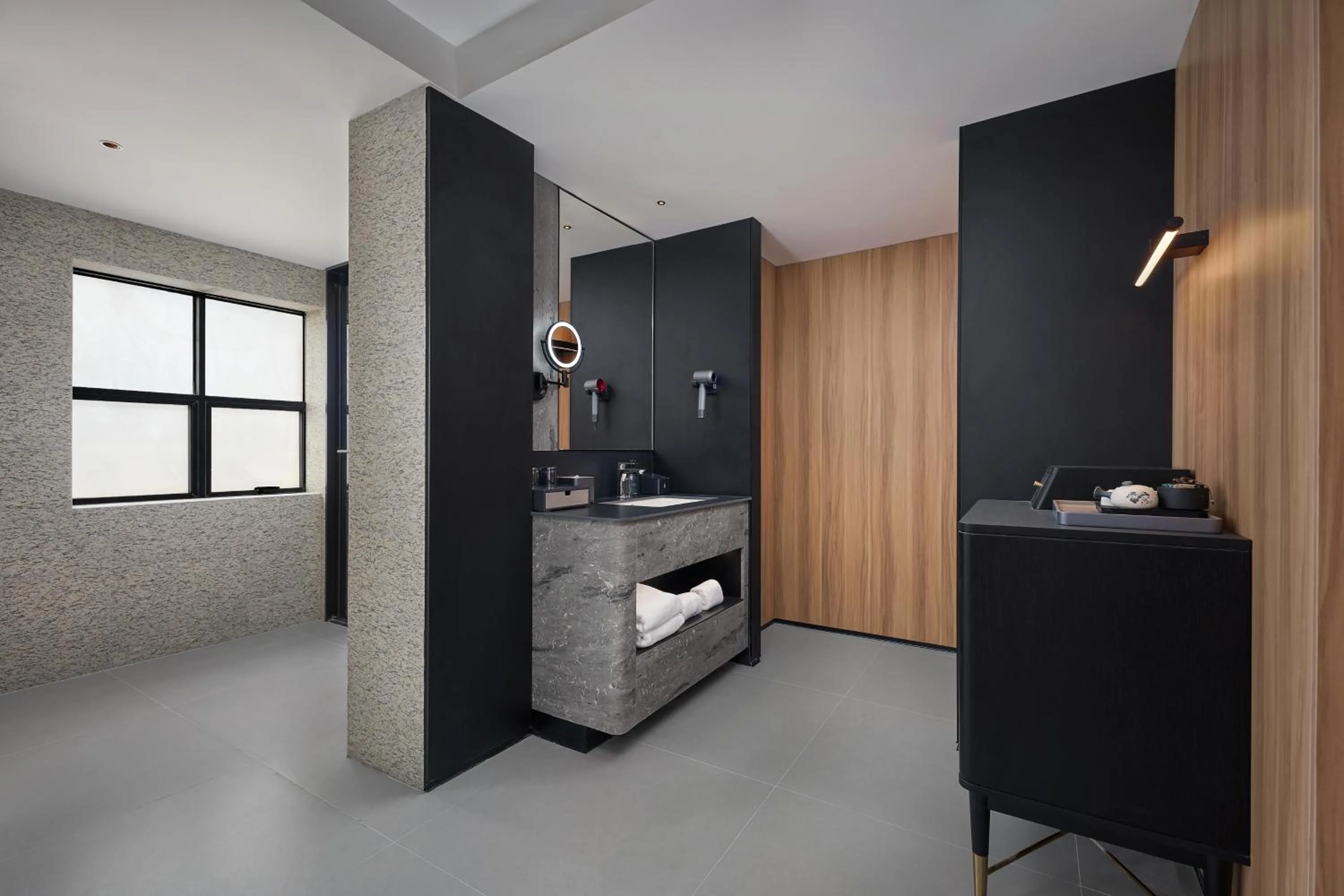 minibar in Nanyang King's Gate Hotel--Free Shuttle Service to Canton Fair