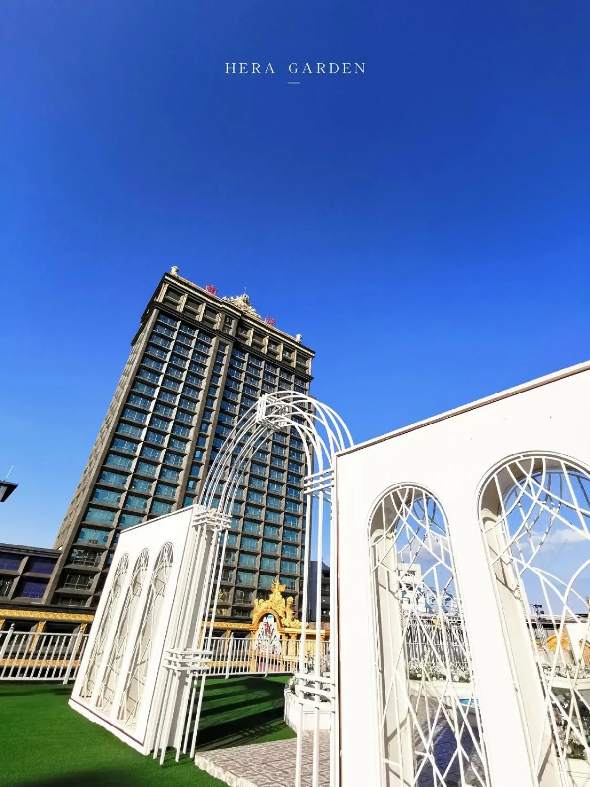 Property building in Nanyang King's Gate Hotel