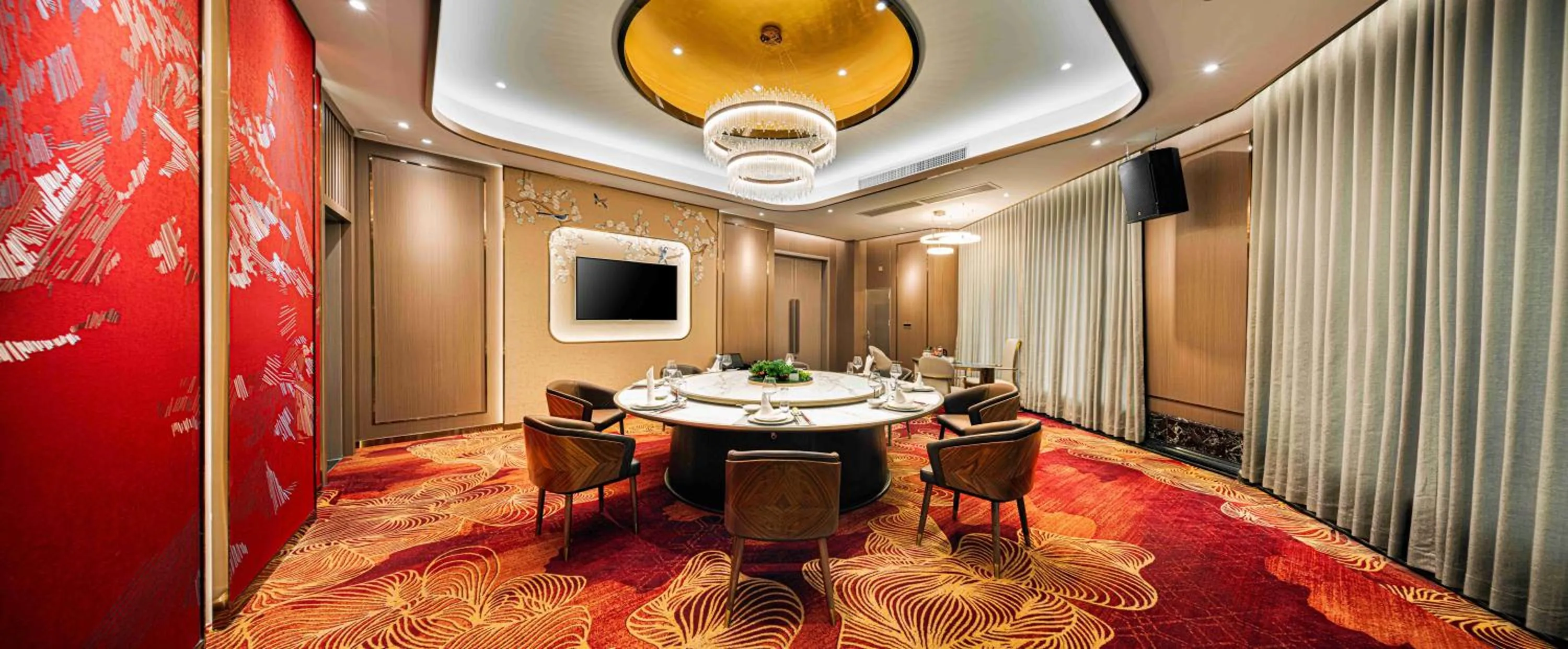 Restaurant/places to eat in Nanyang King's Gate Hotel--Free Shuttle Service to Canton Fair