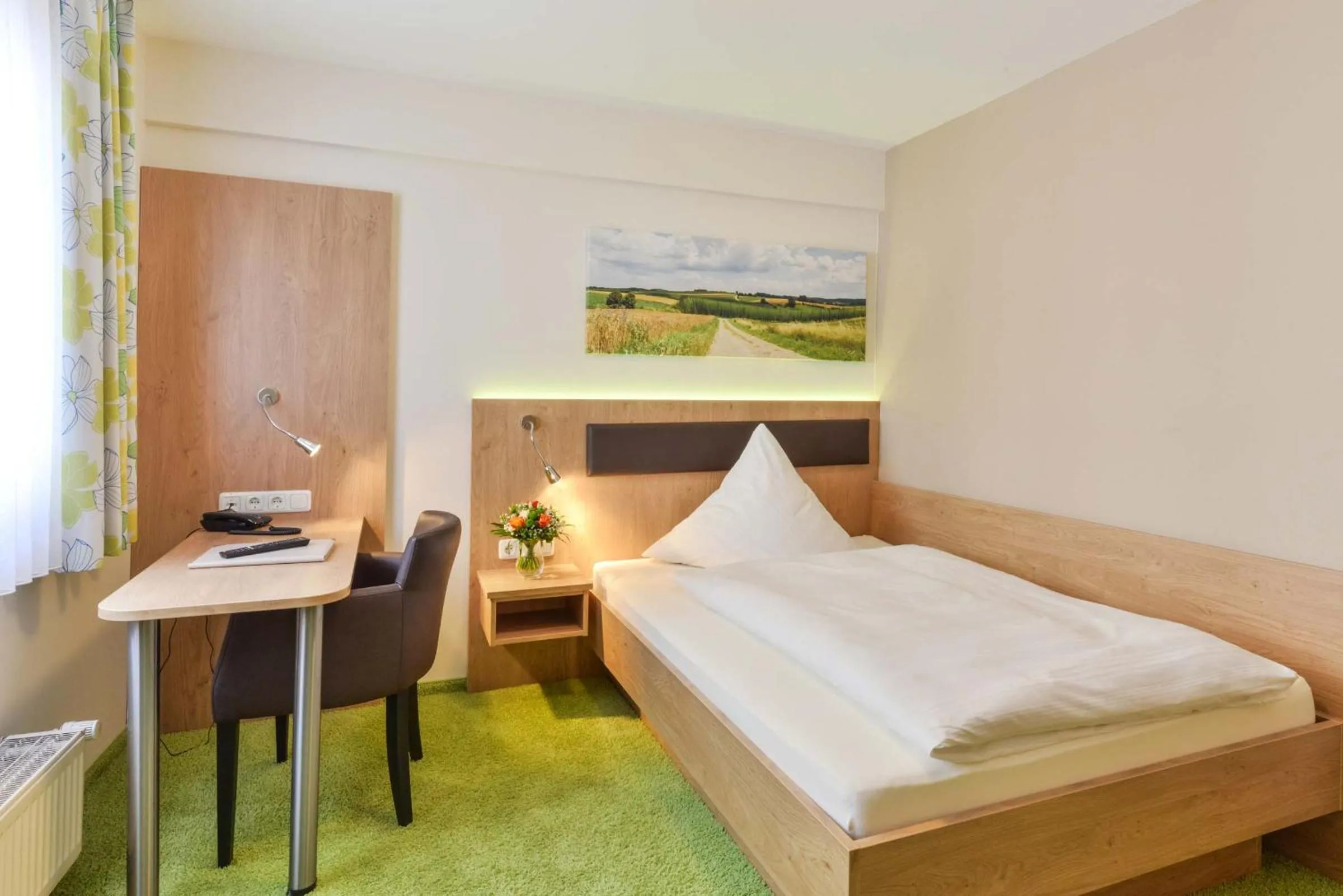 Photo of the whole room, Bed in Hotel Sixt