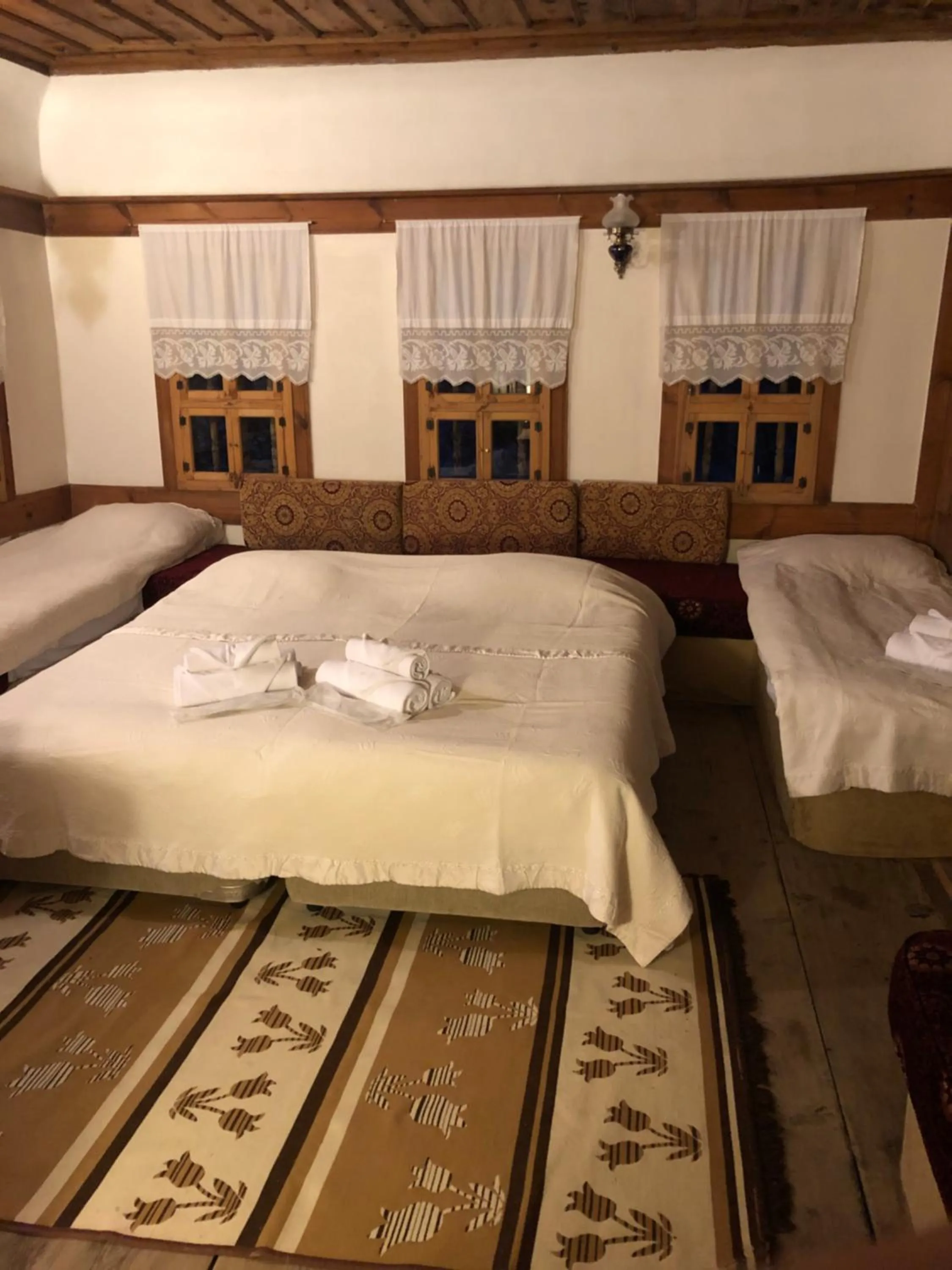 Massage, Bed in Paphlagonia Yoruk Muratoglu Konak