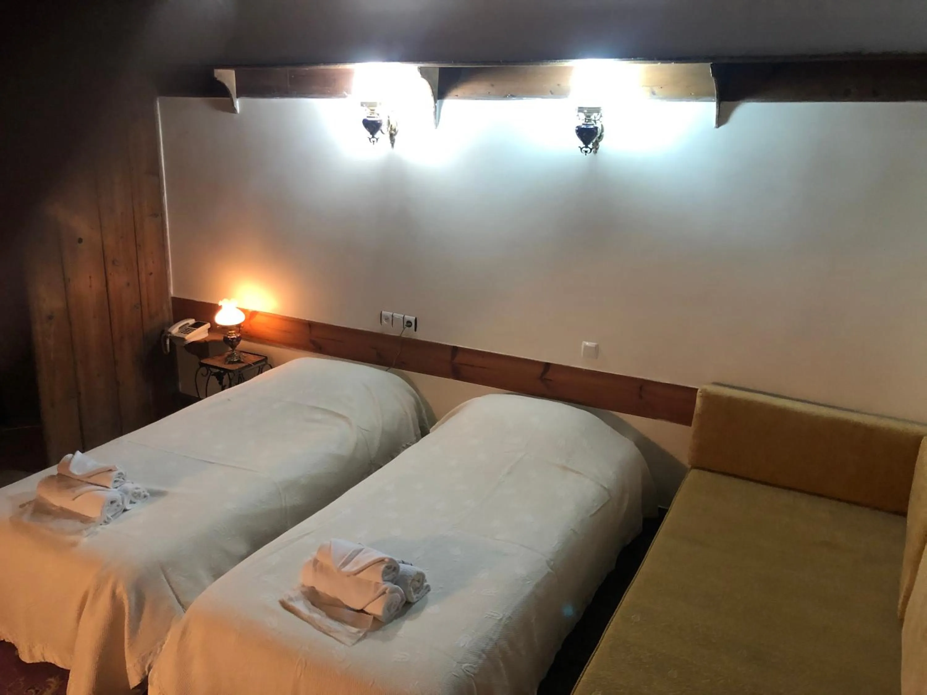 Bed in Paphlagonia Yoruk Muratoglu Konak