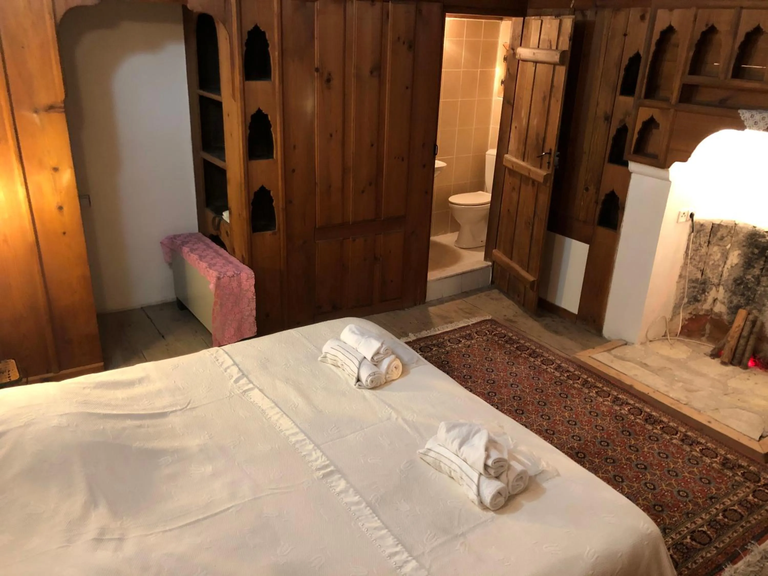 Massage, Bed in Paphlagonia Yoruk Muratoglu Konak