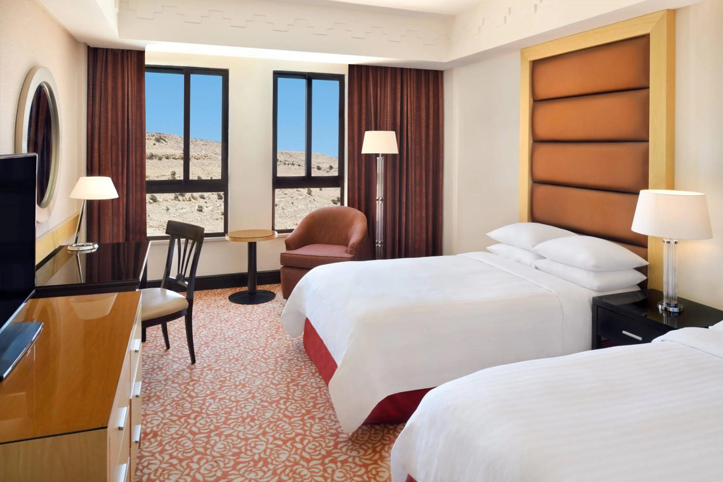 Photo of the whole room, Bed in Petra Marriott Hotel