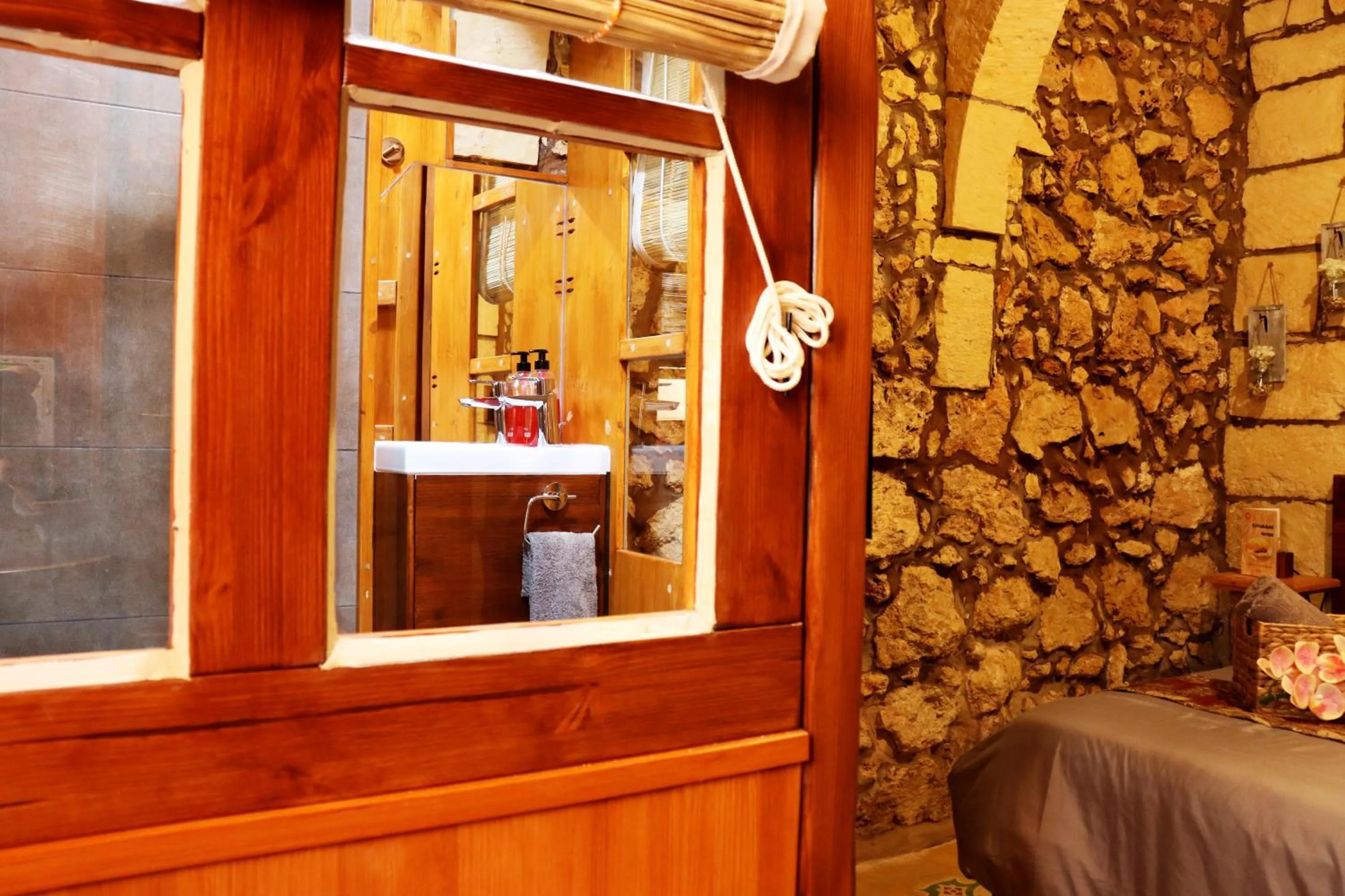 Bathroom in Il-Bàrraġ Farmhouse B&B - Gozo Traditional Hospitality