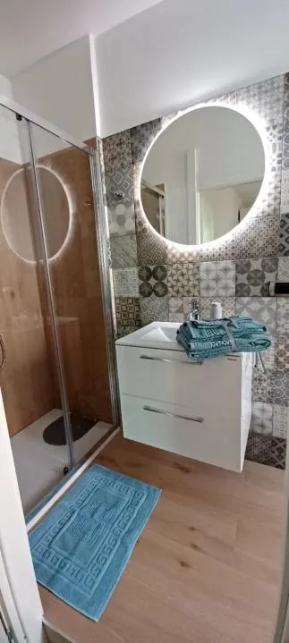 Shower in B&B Alghero Reina