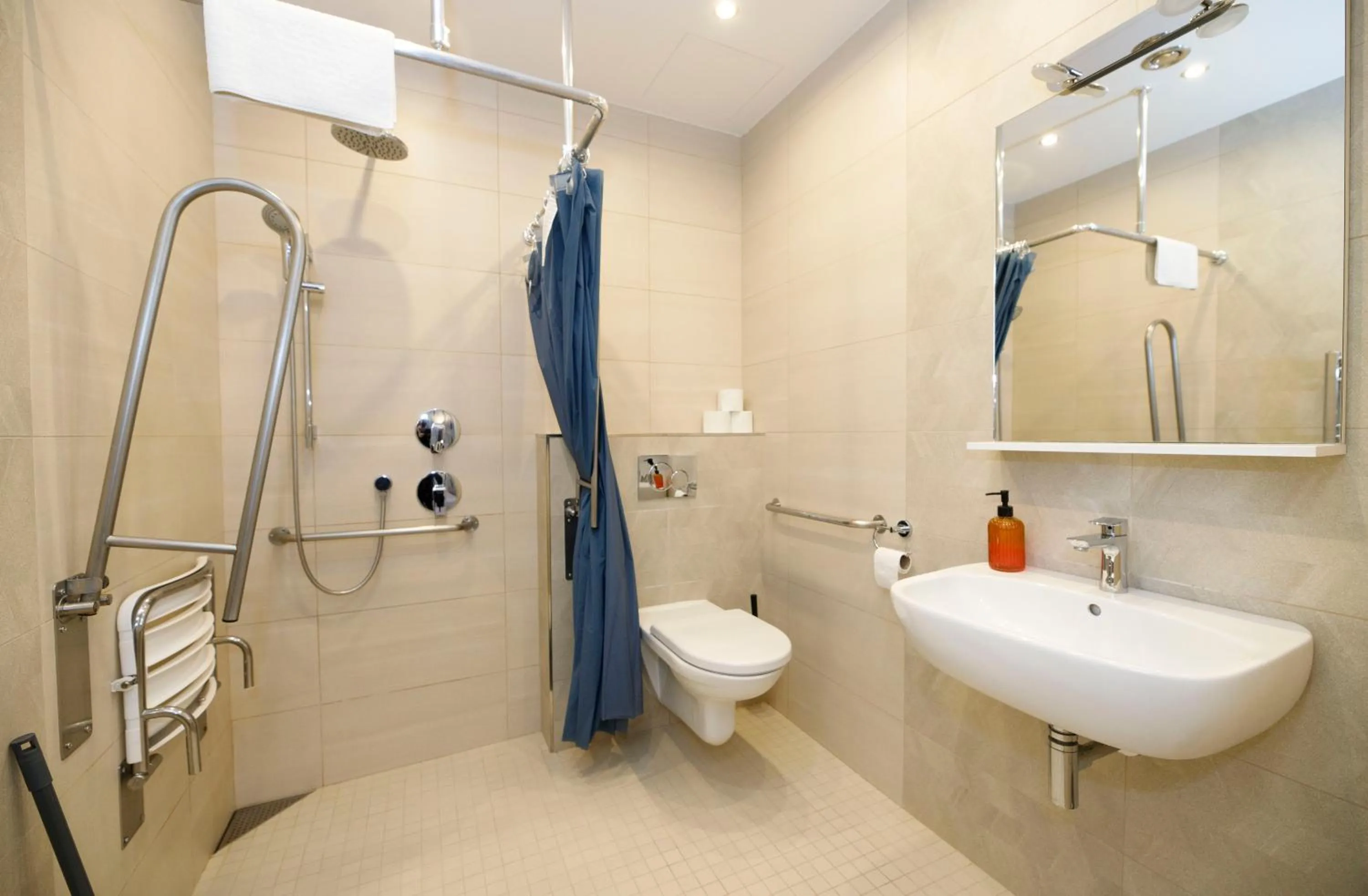 Bathroom in Aparthotel Panorama