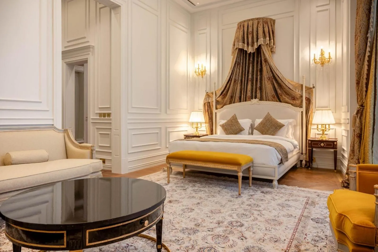 Bedroom, Bed in The Bentley Luxury Hotel & Suites