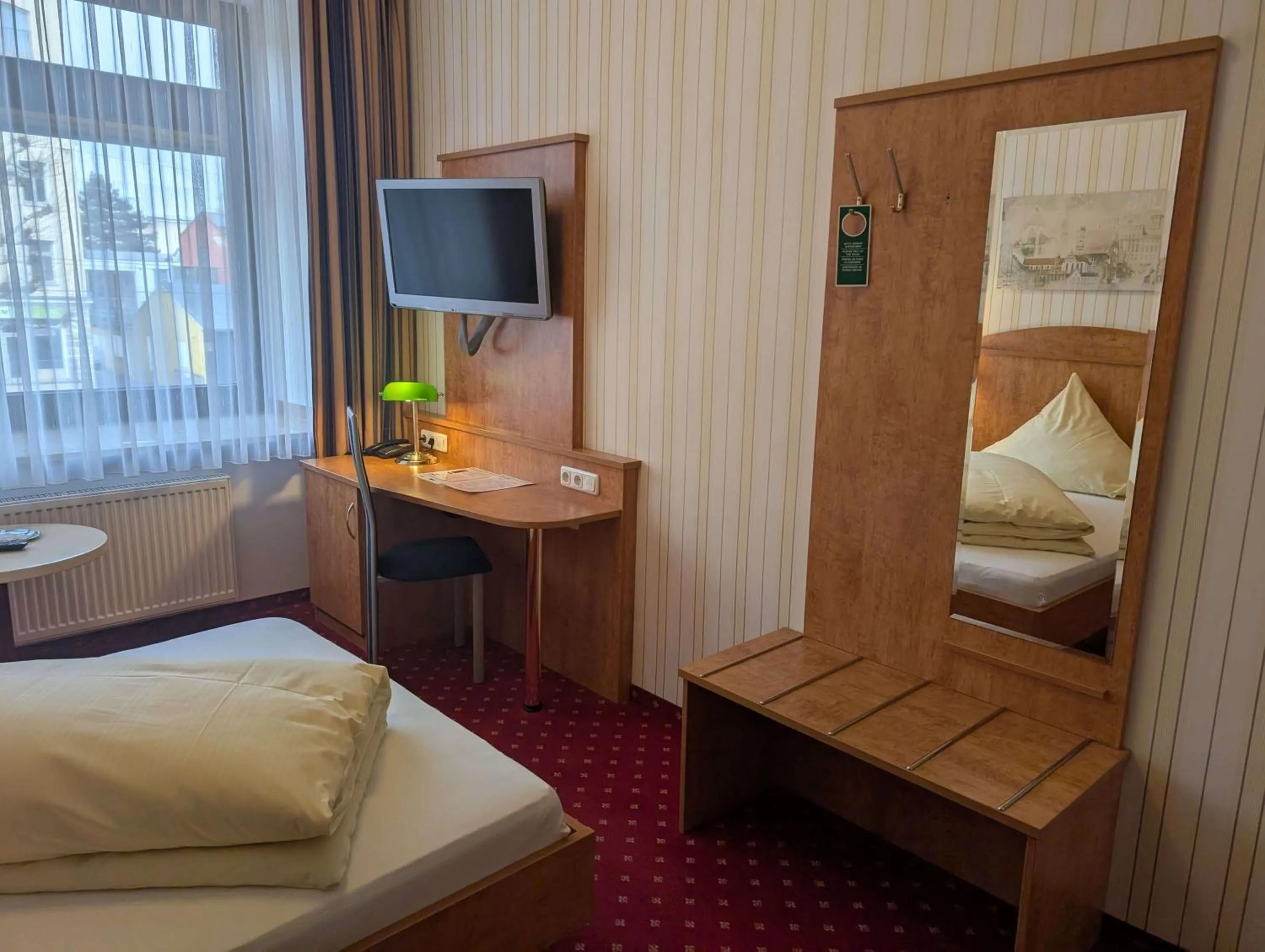 Bed in Stadthotel Augsburg