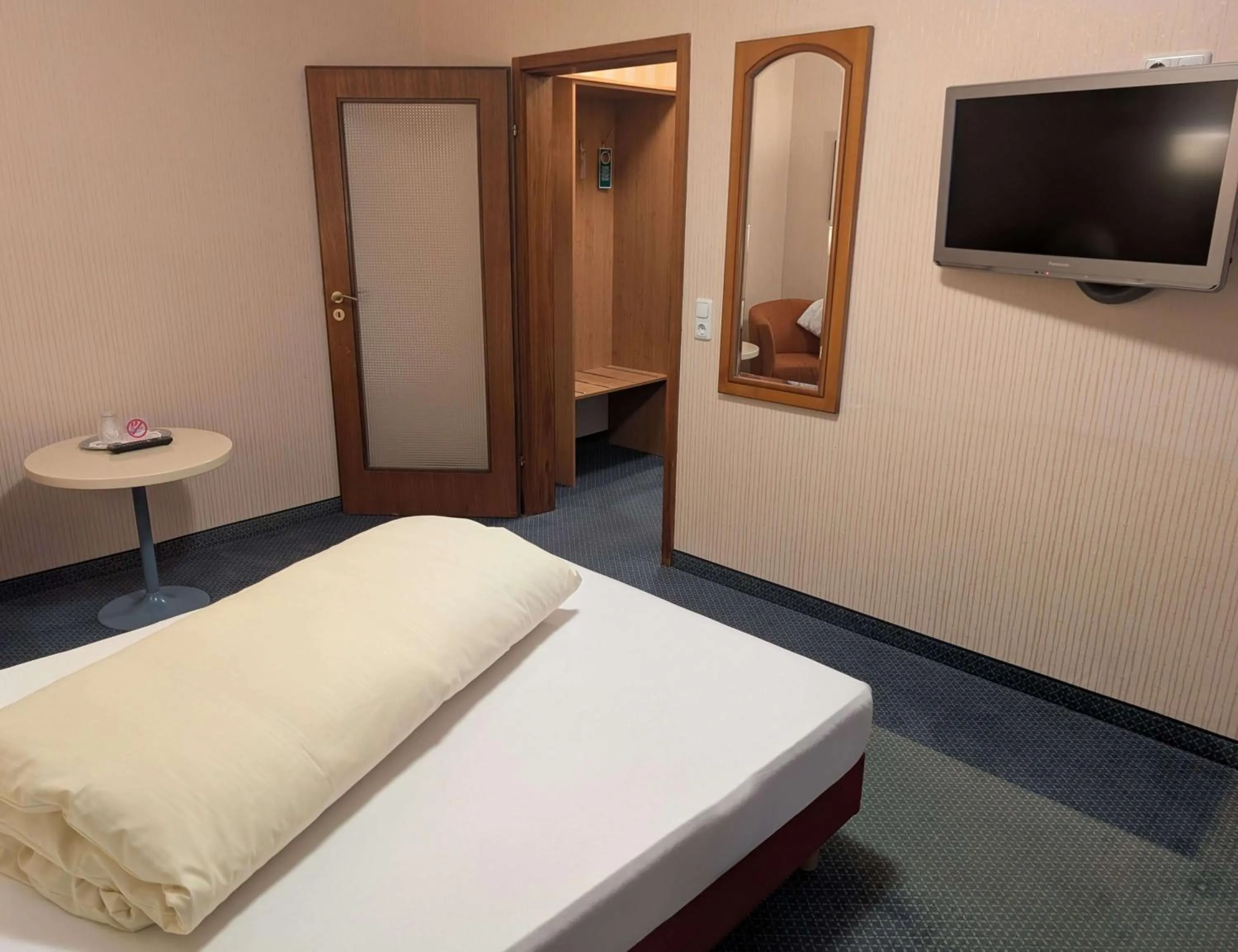 Bed in Stadthotel Augsburg