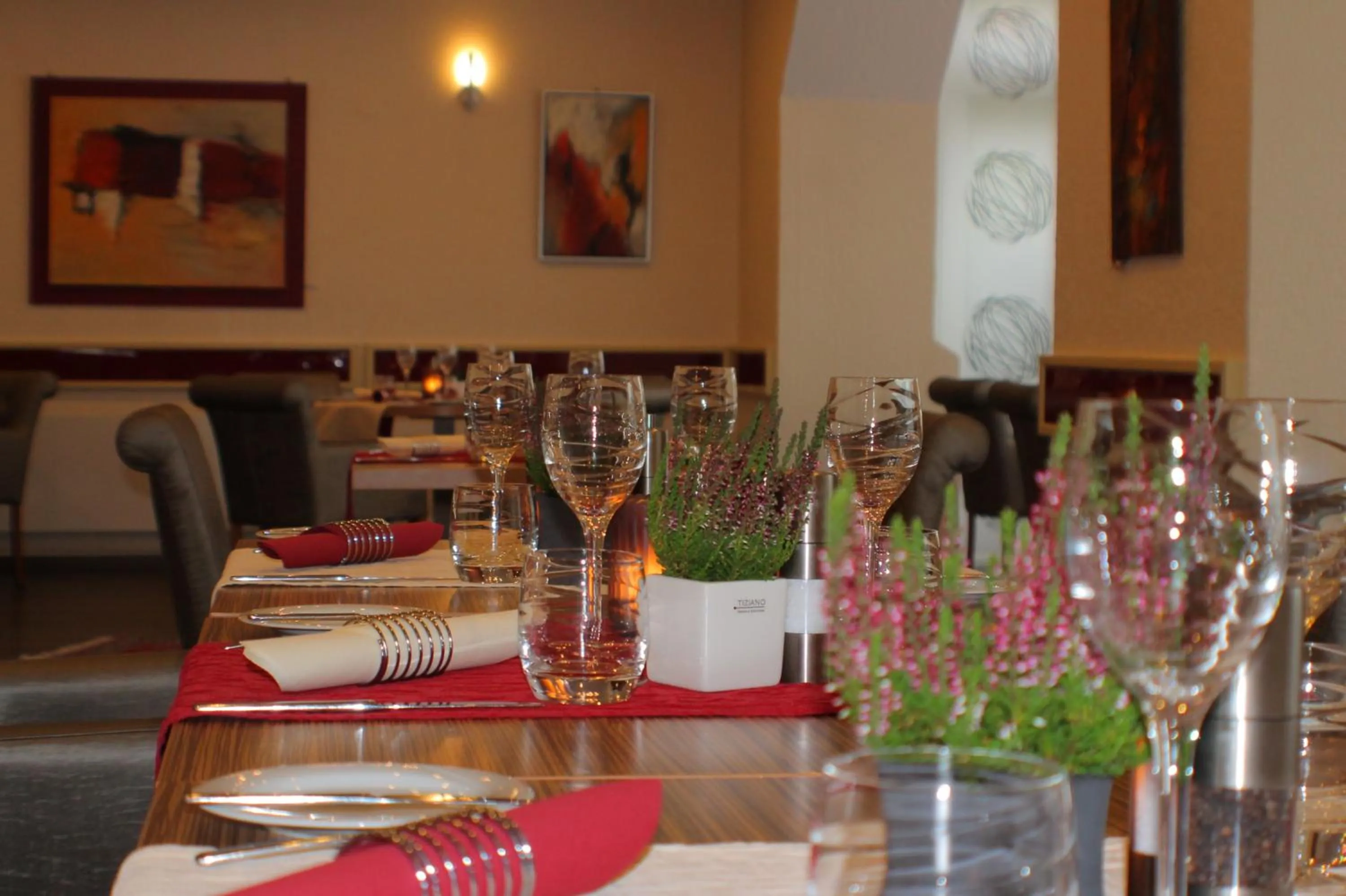 Restaurant/places to eat in Avantgarde Hotel