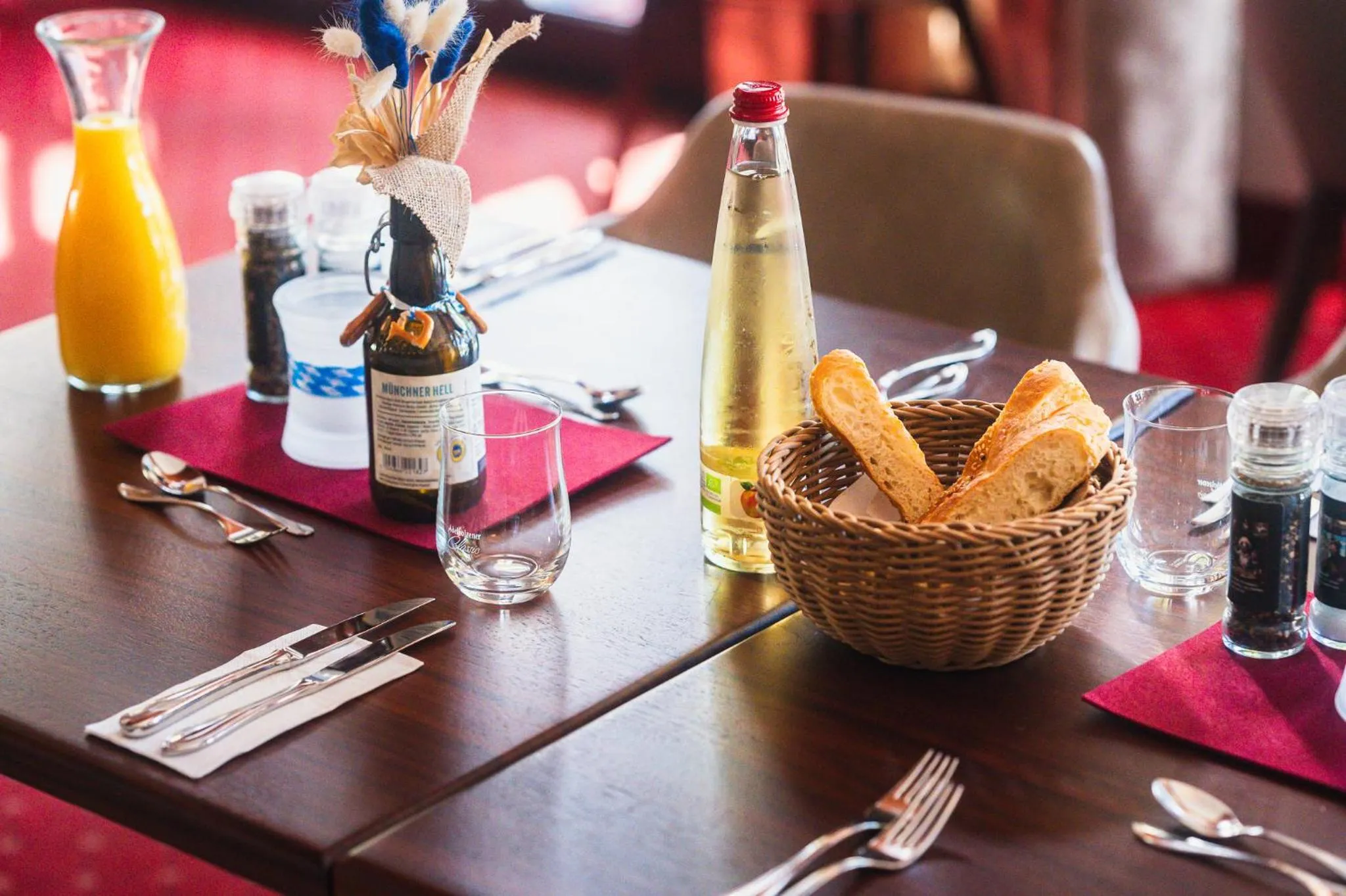 Restaurant/places to eat in Hotel am Schlosspark Zum Kurfürst