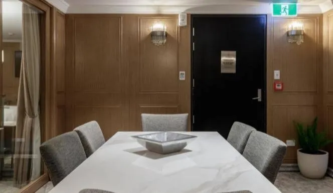 Dining area, Bed in The Carlin Boutique Hotel