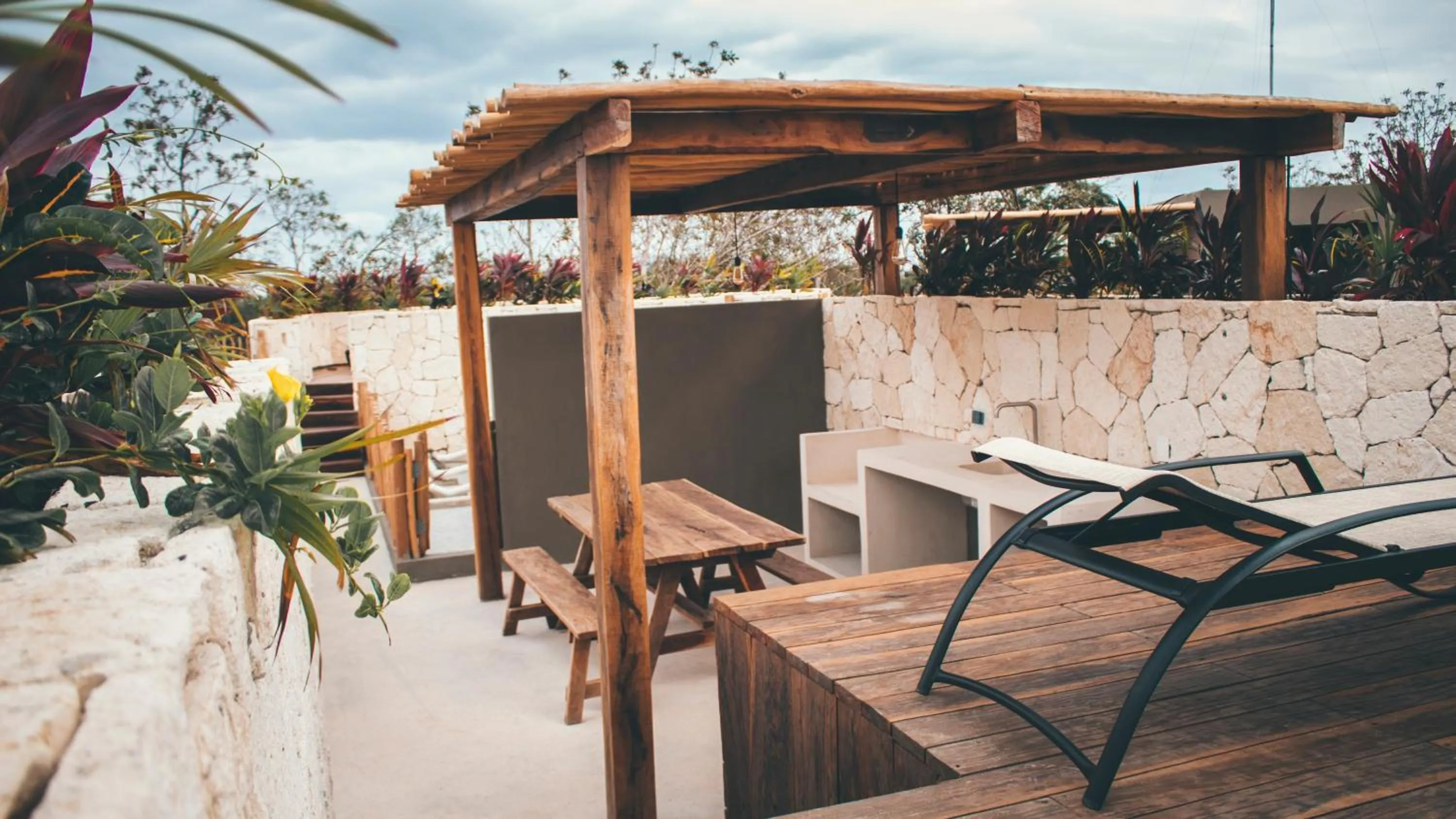 BBQ facilities in Vida Boho Apart 16 with special fee to access Hotel Bardo