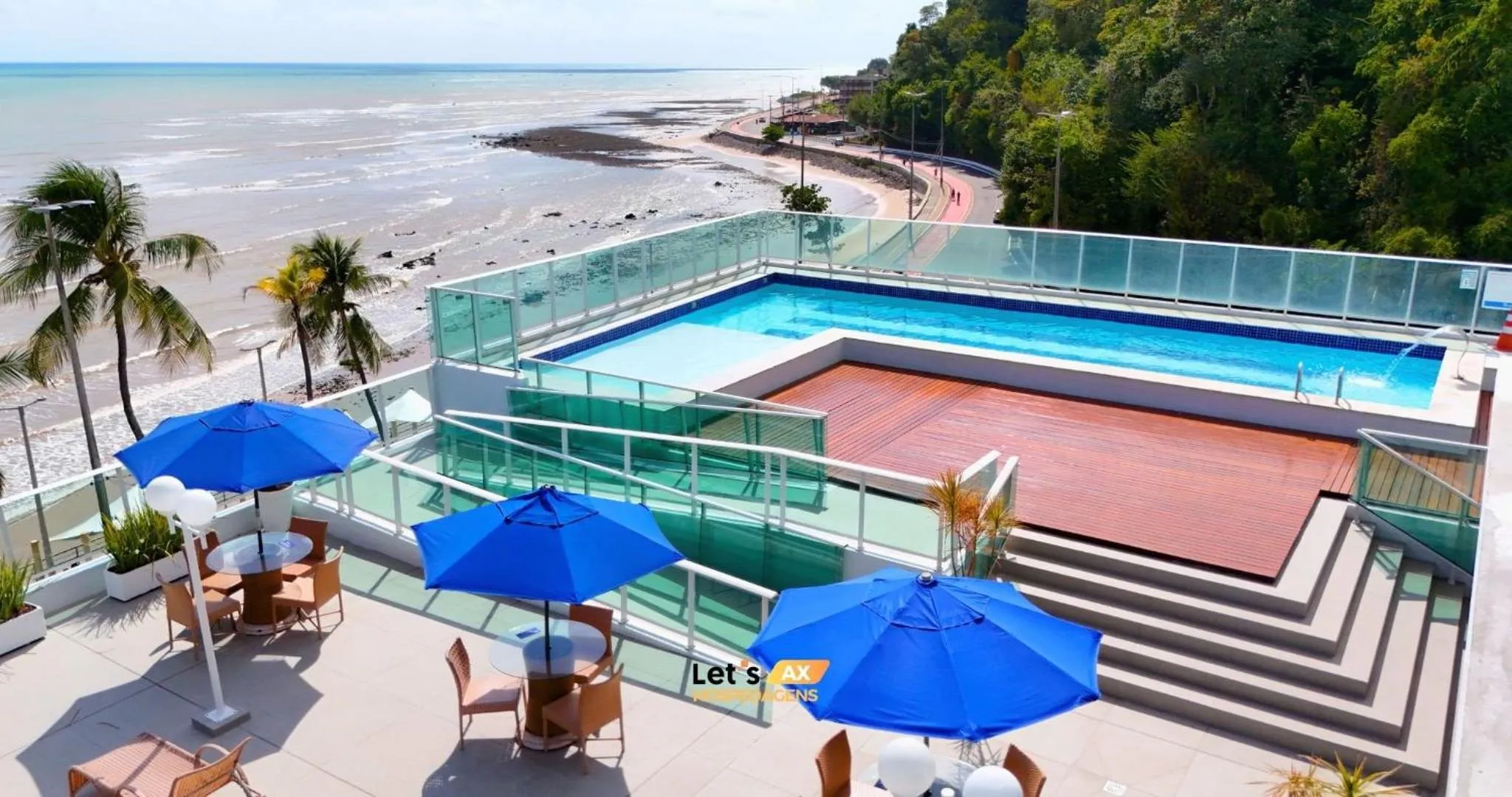 Swimming pool in AX Blue Suítes