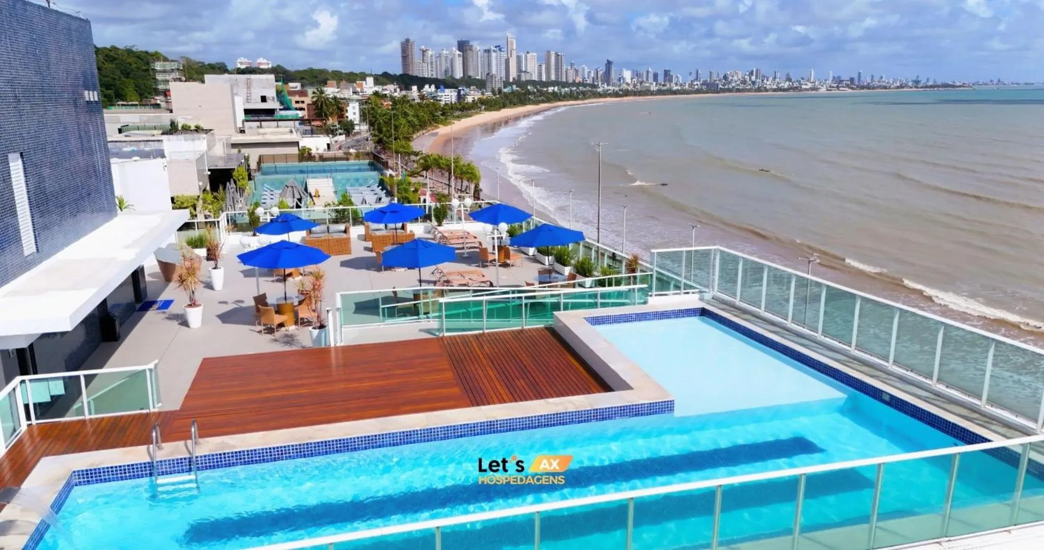 Swimming pool in AX Blue Suítes