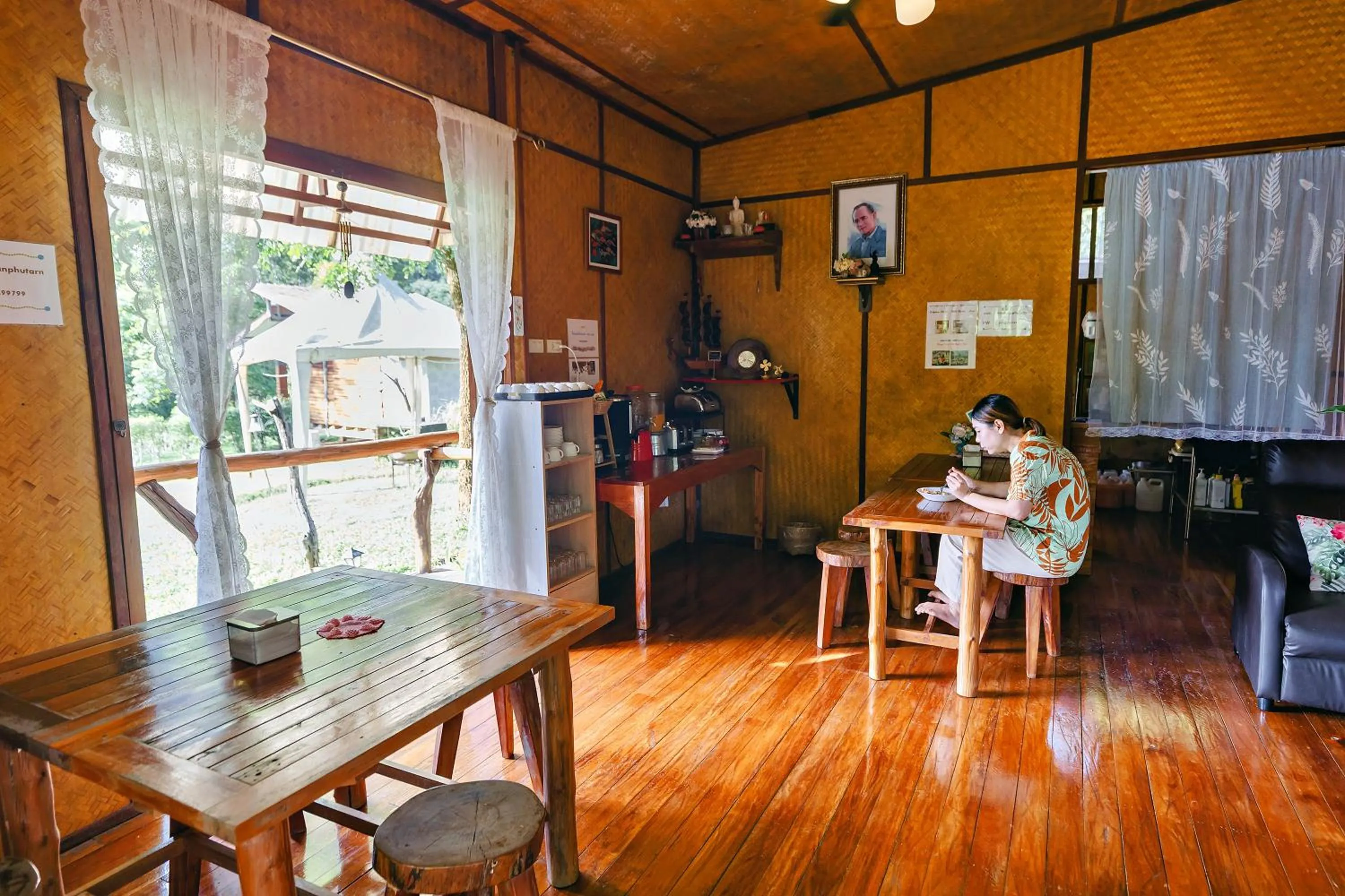 Restaurant/places to eat in Bansuanphutarn