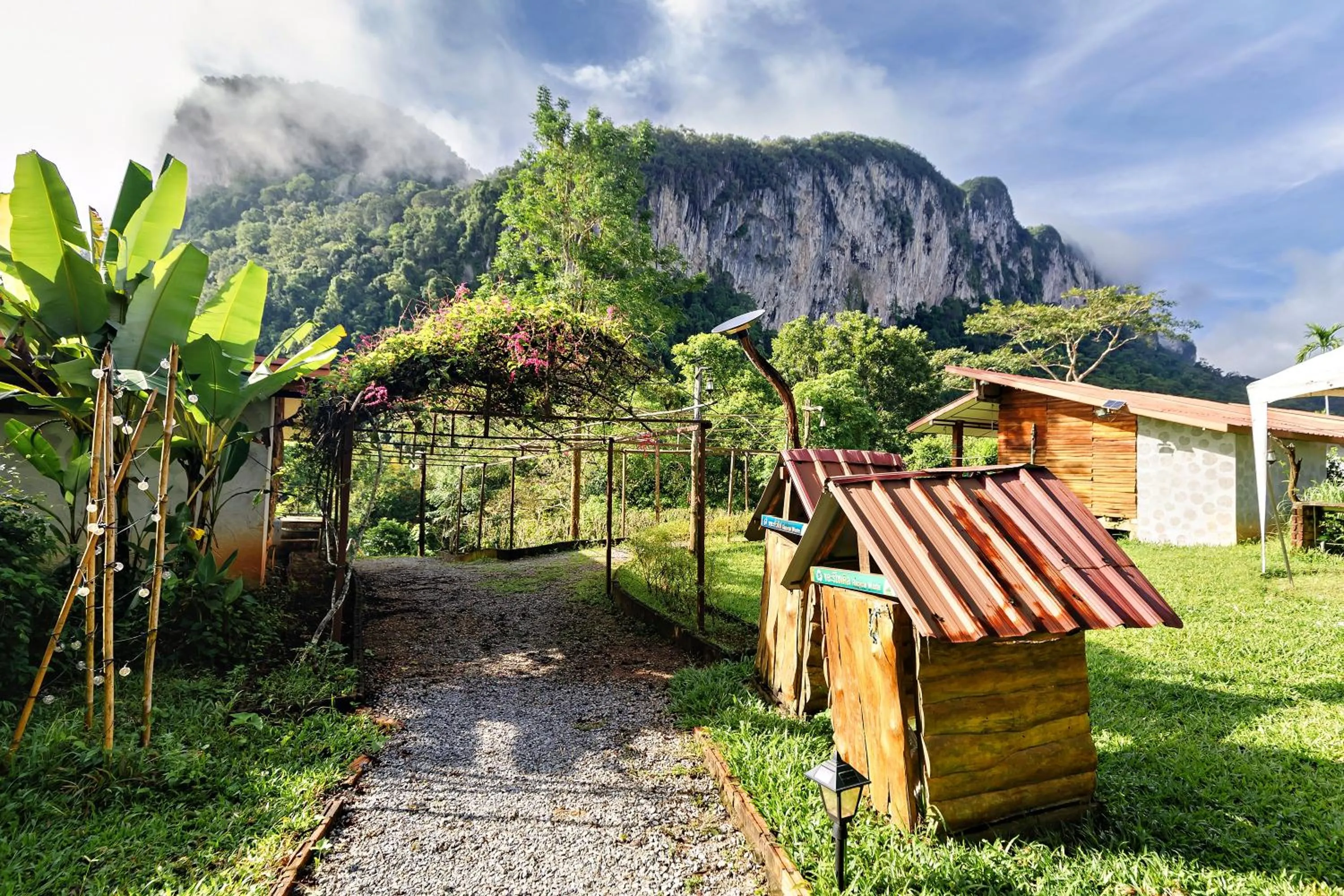 Area and facilities in Bansuanphutarn