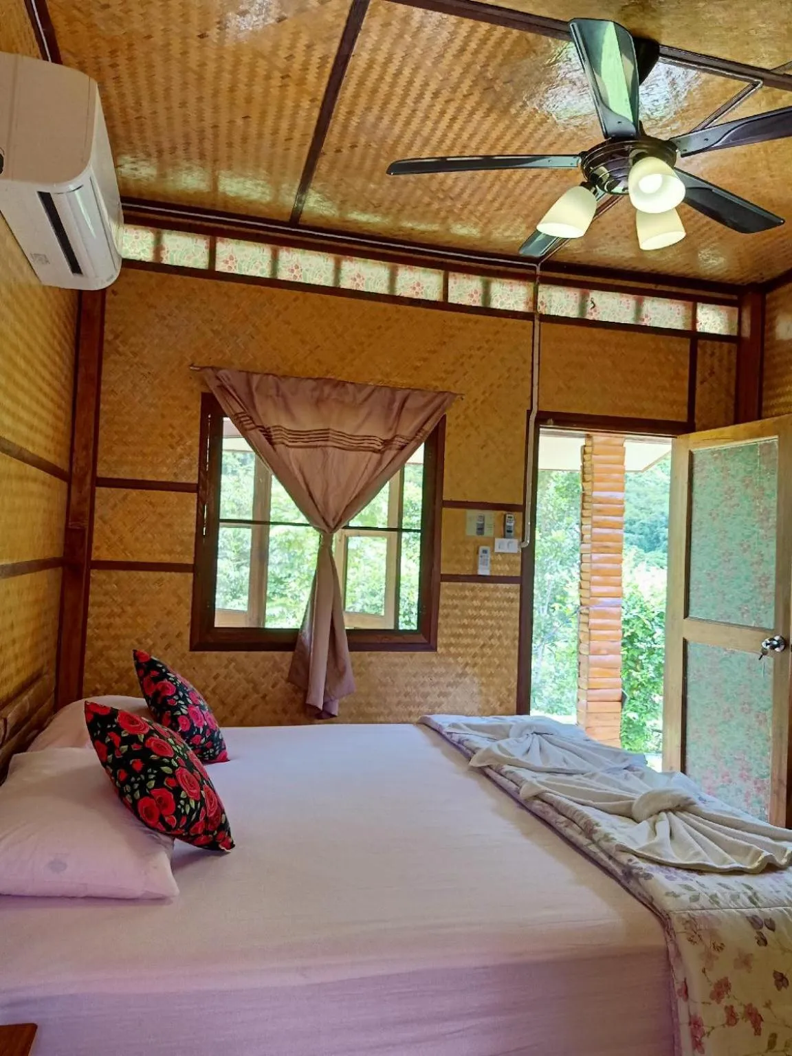 Bed in Bansuanphutarn