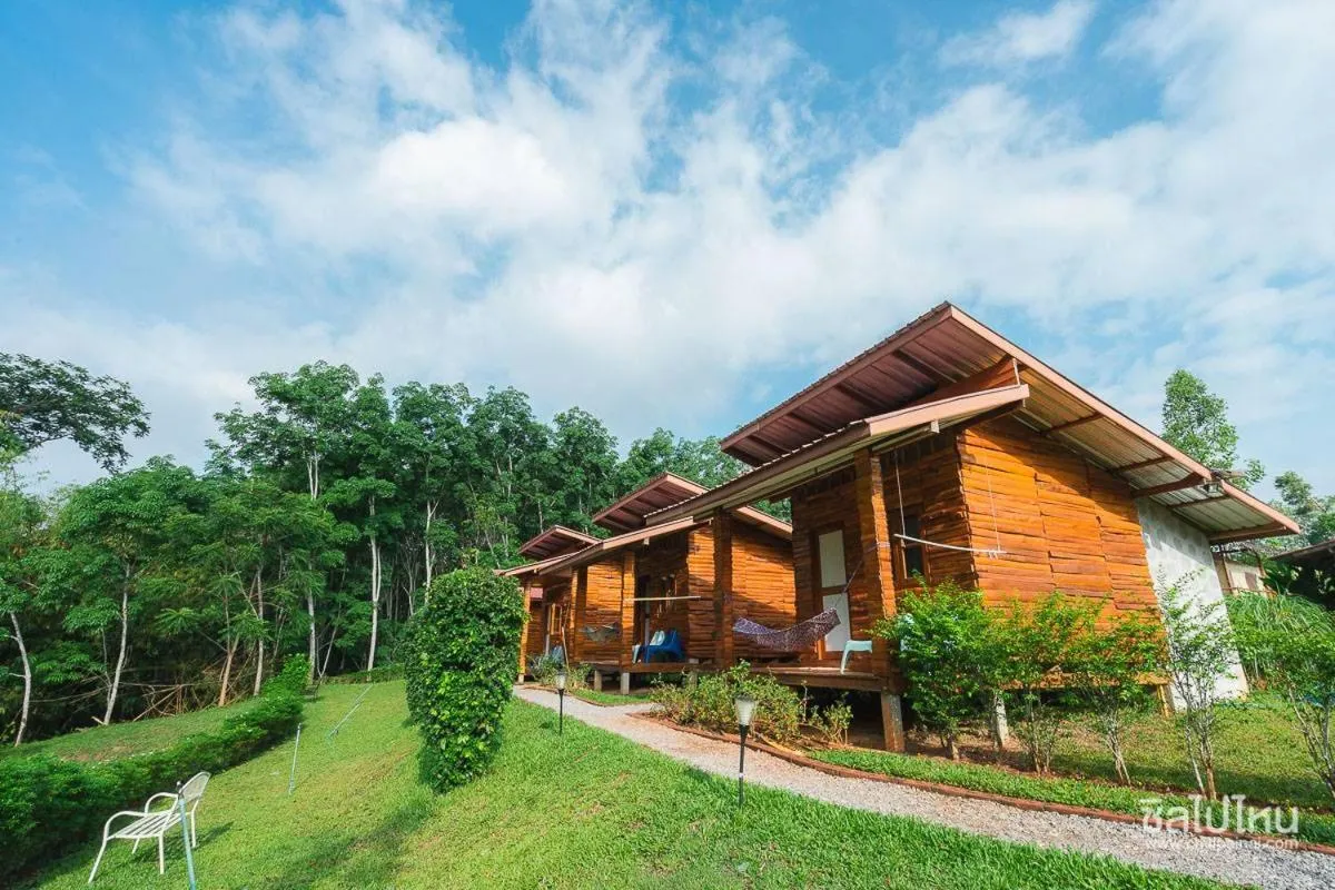 Property building in Bansuanphutarn