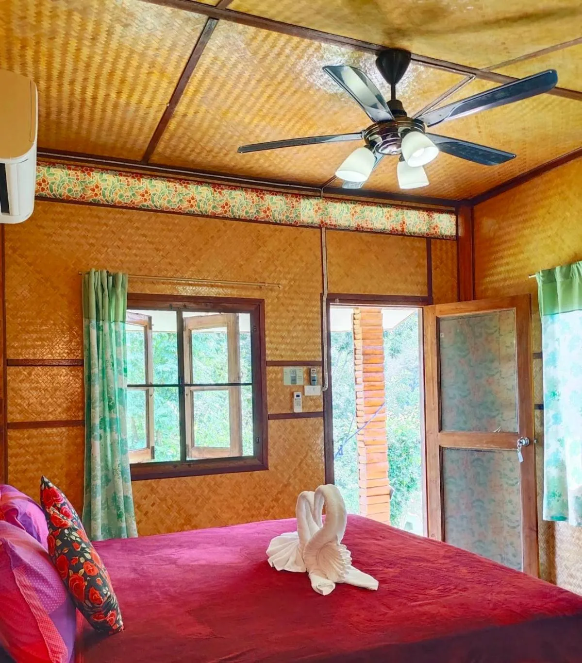 Bedroom, Bed in Bansuanphutarn