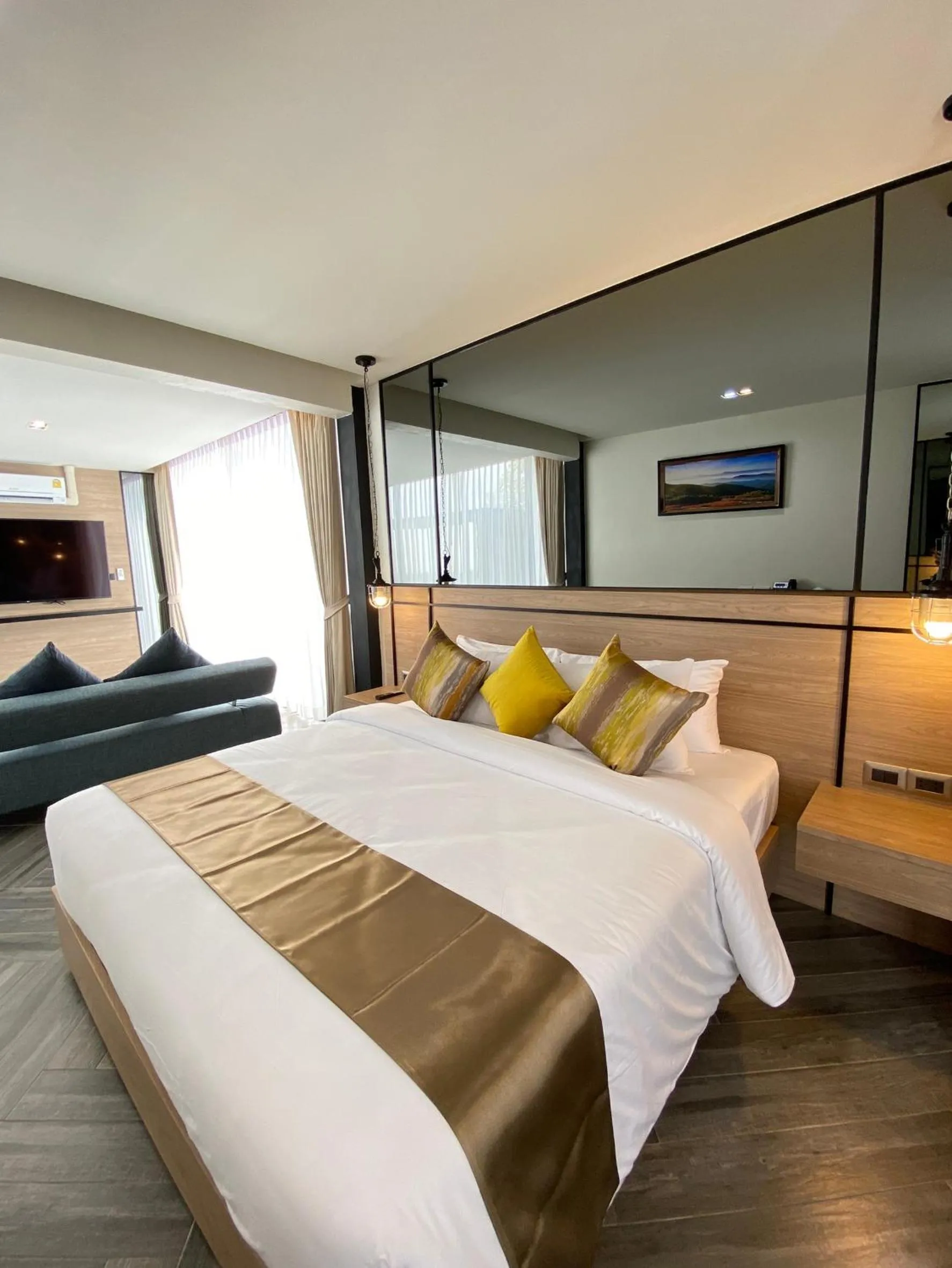 Bedroom, Bed in The Gold Living Life