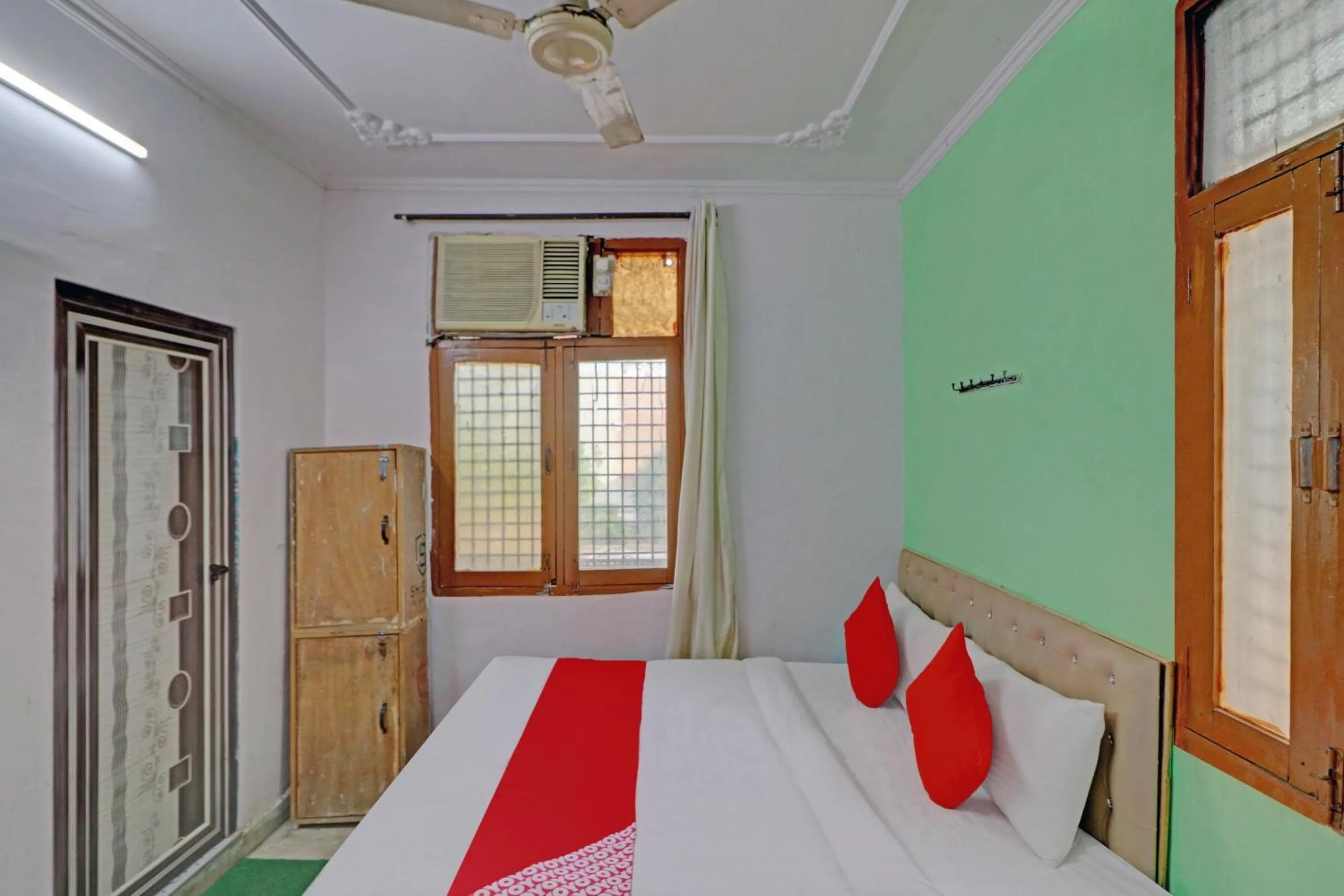 Bedroom, Bed in Hotel O Happy Homes