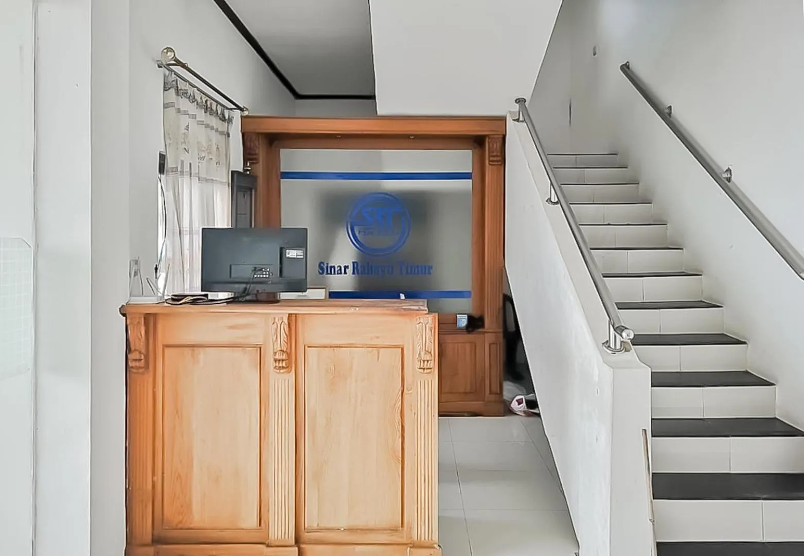 Facade/entrance in RedDoorz Syariah near Sunrise Park Pangandaran