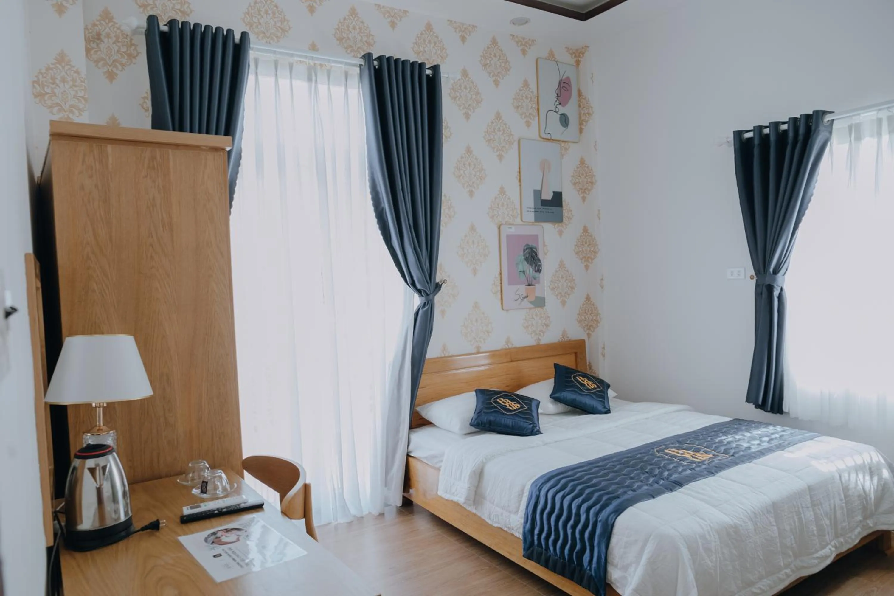 Photo of the whole room, Bed in Paris Hotel Bình Thuận