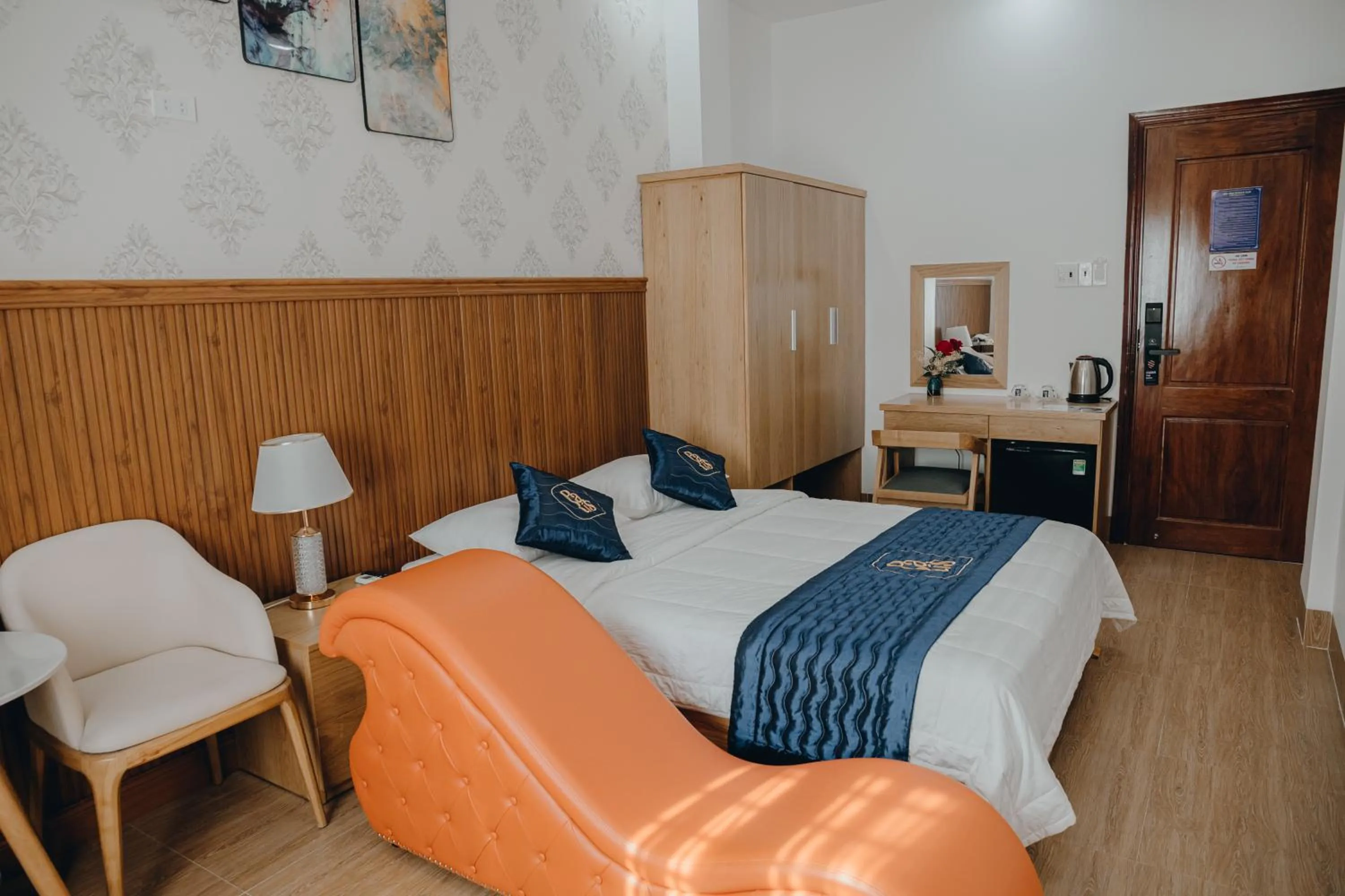 Photo of the whole room, Bed in Paris Hotel Bình Thuận