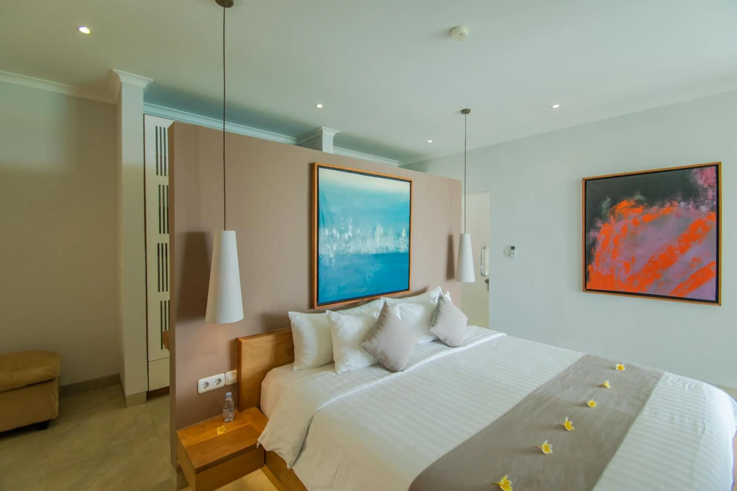 Bed in Deep Blue Villa Bali