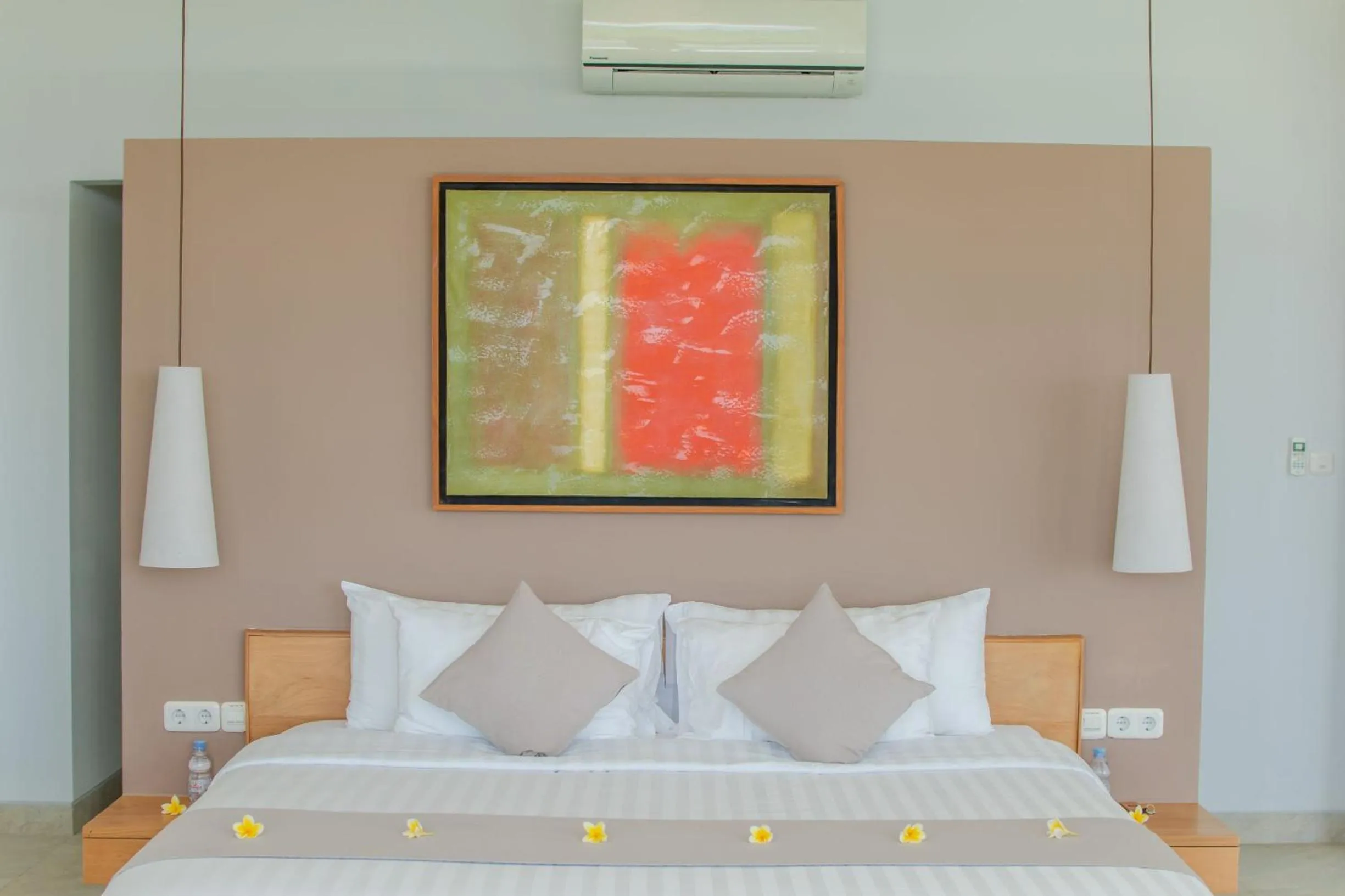 Bed in Deep Blue Villa Bali