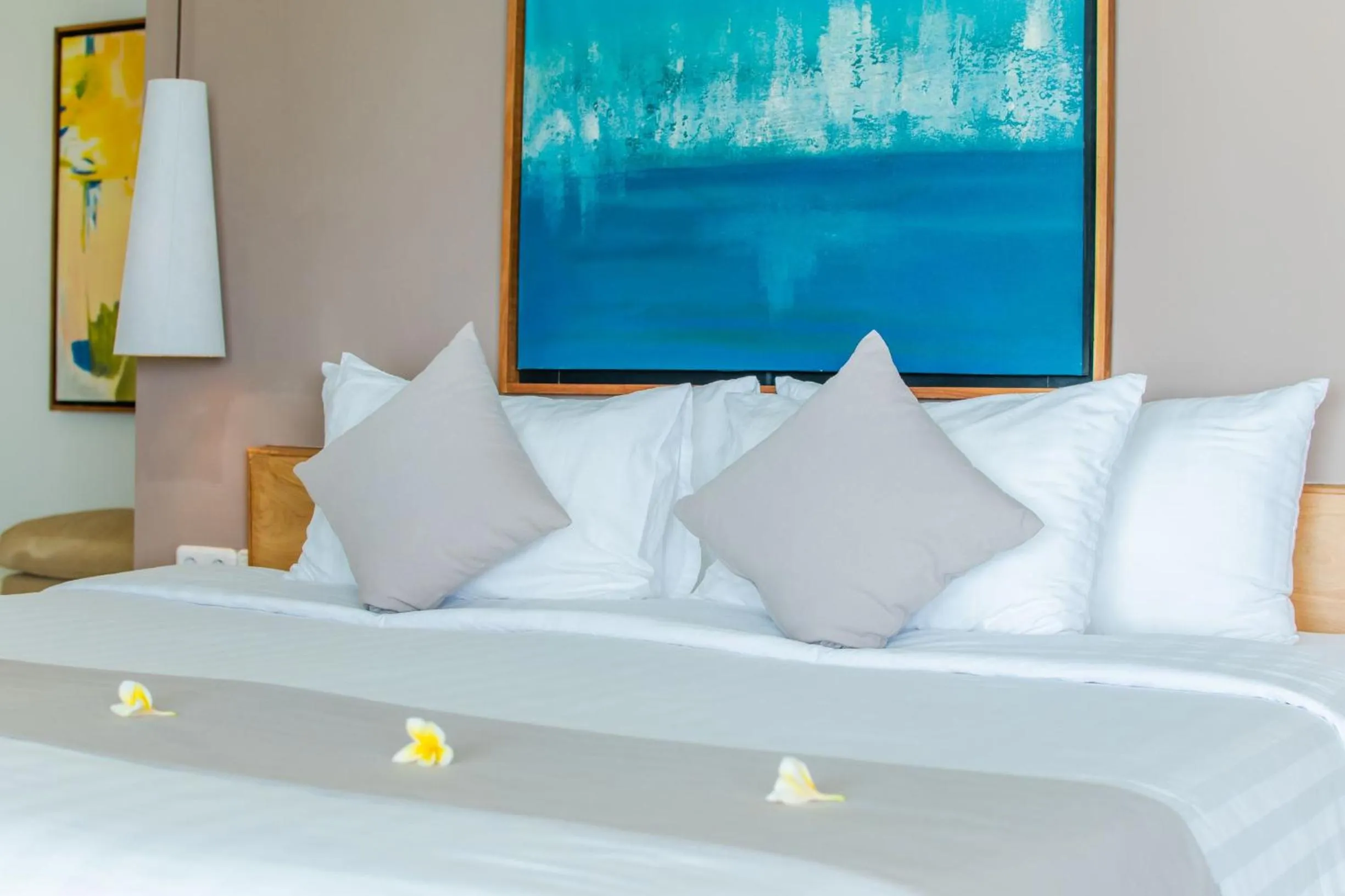 Bed in Deep Blue Villa Bali