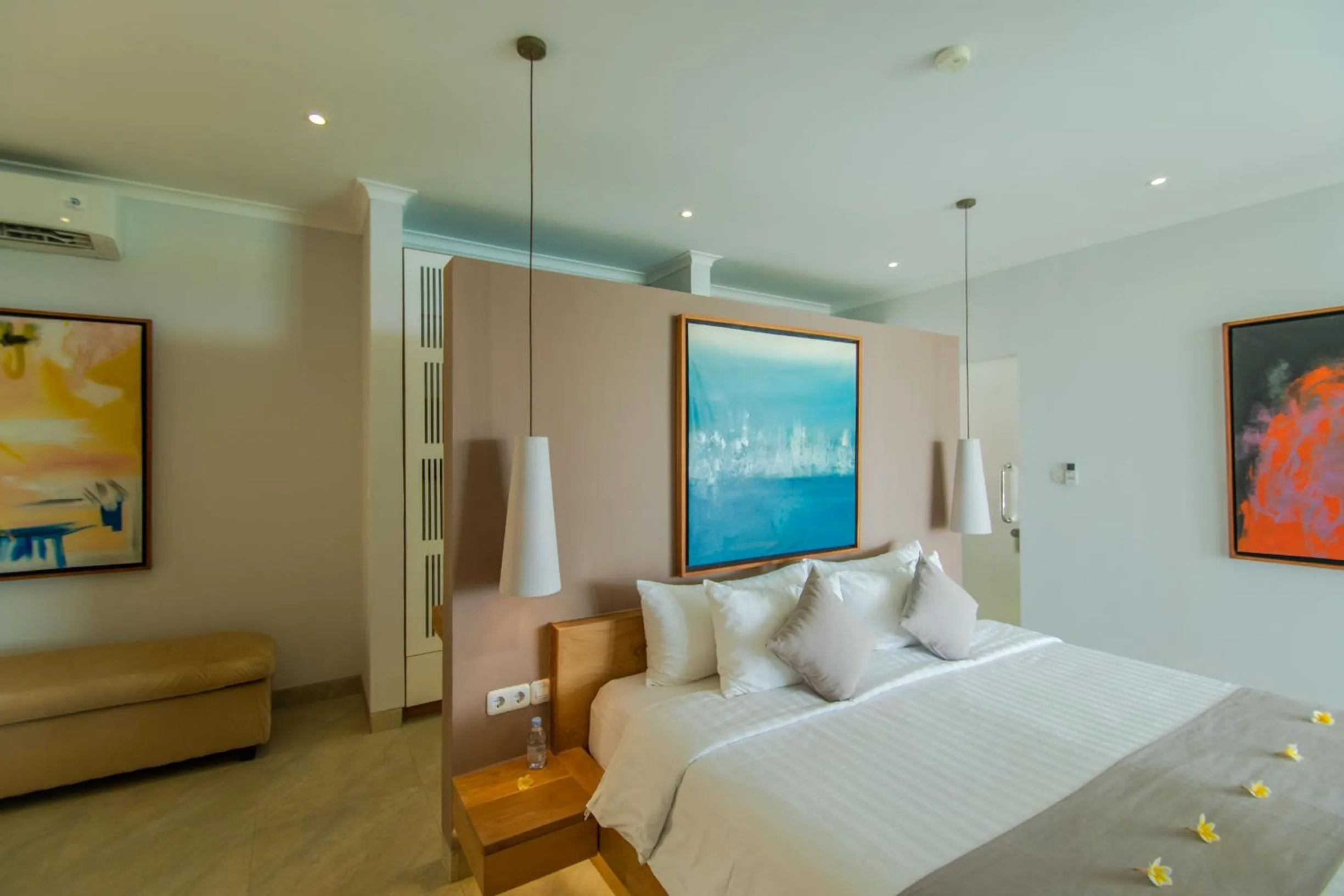 Bed in Deep Blue Villa Bali