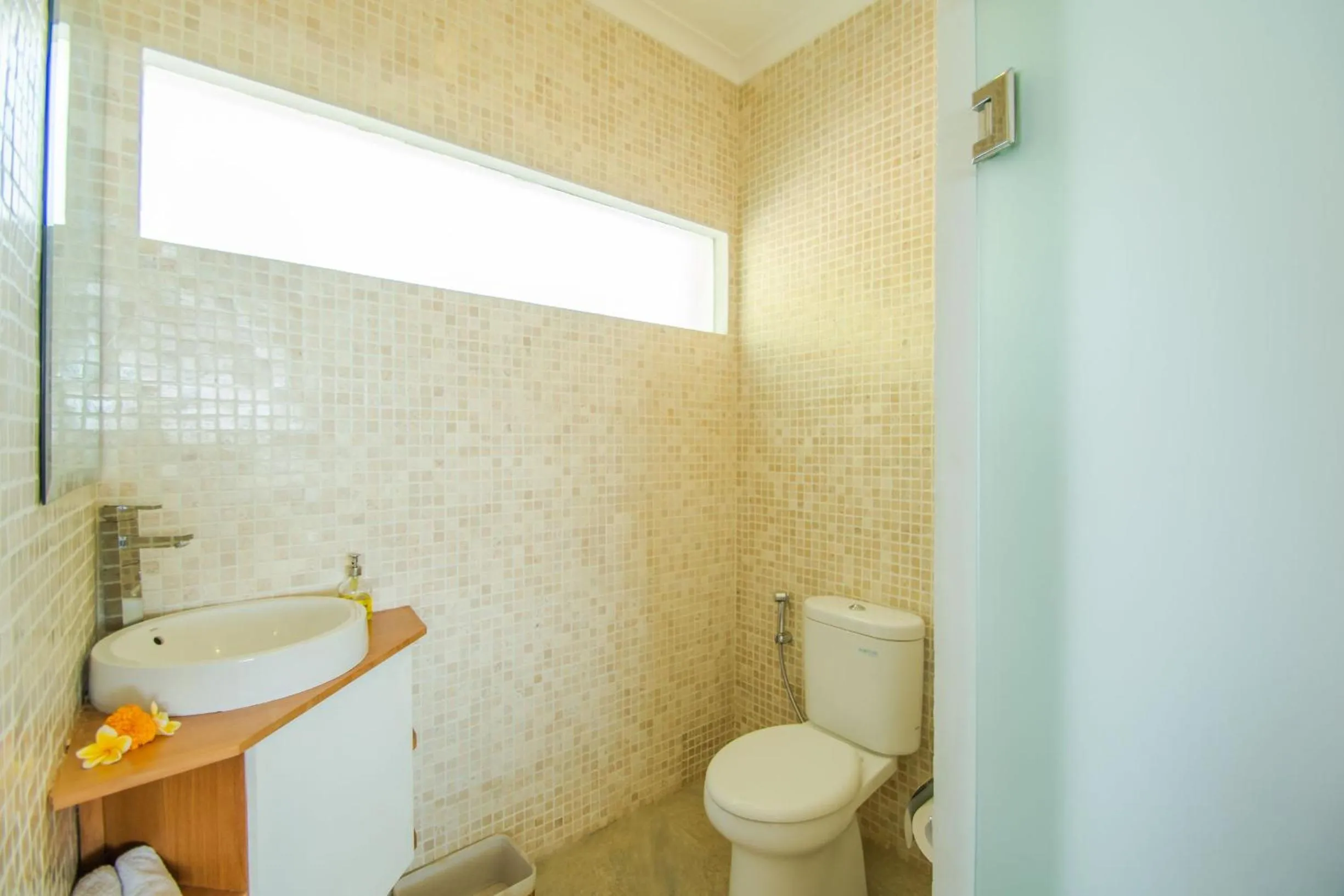 Toilet in Deep Blue Villa Bali