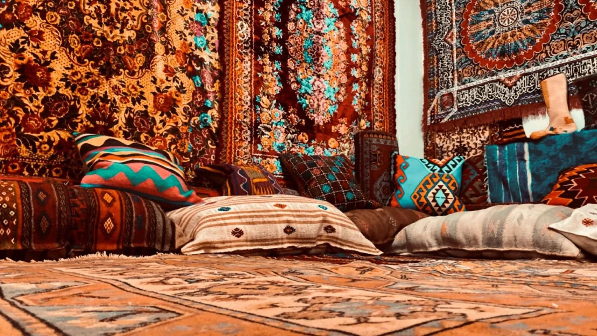 Restaurant/places to eat in Aysultan Stone House