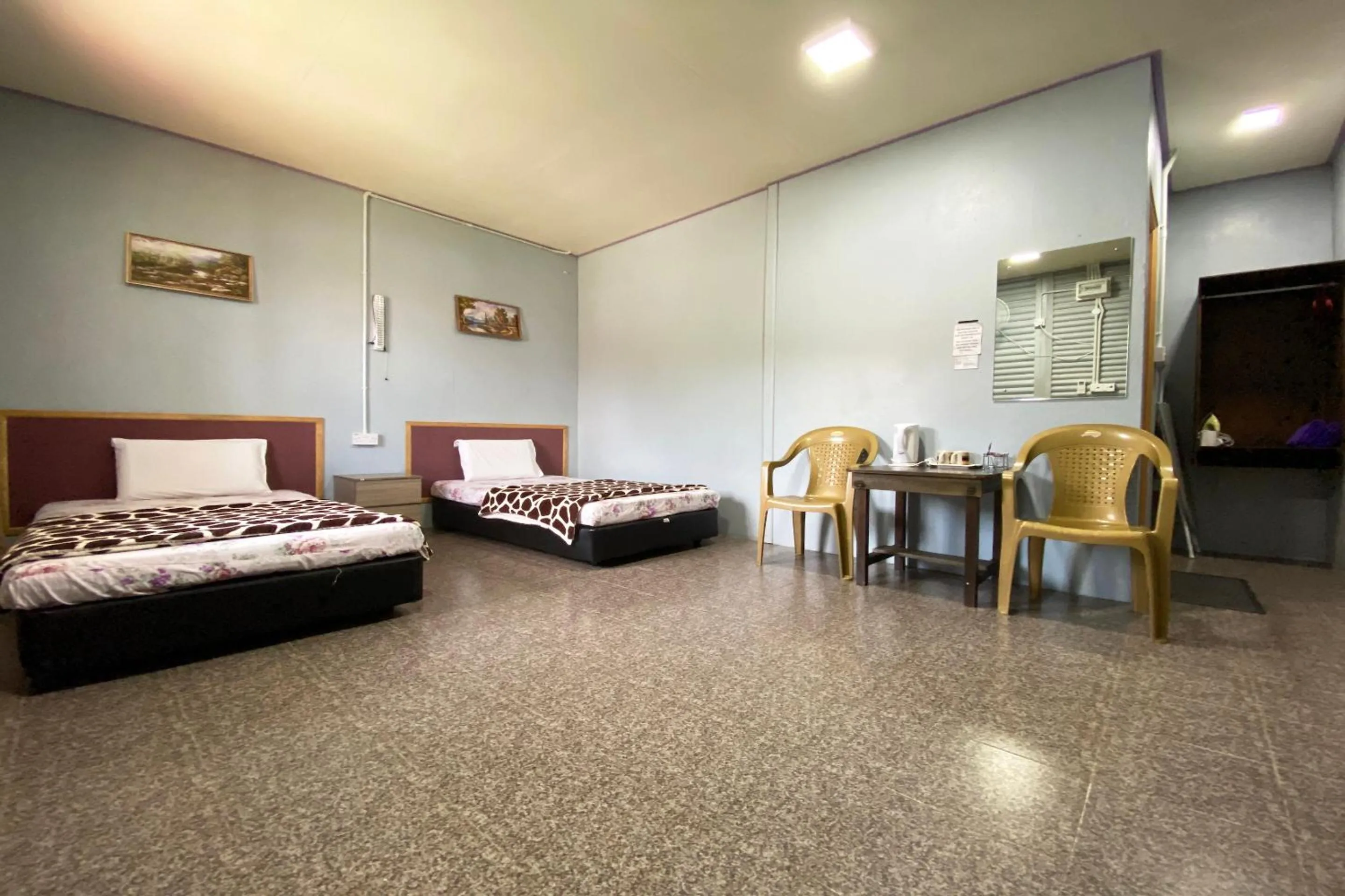 Bedroom, Bed in Hotel O Kampung Stay Kilimu