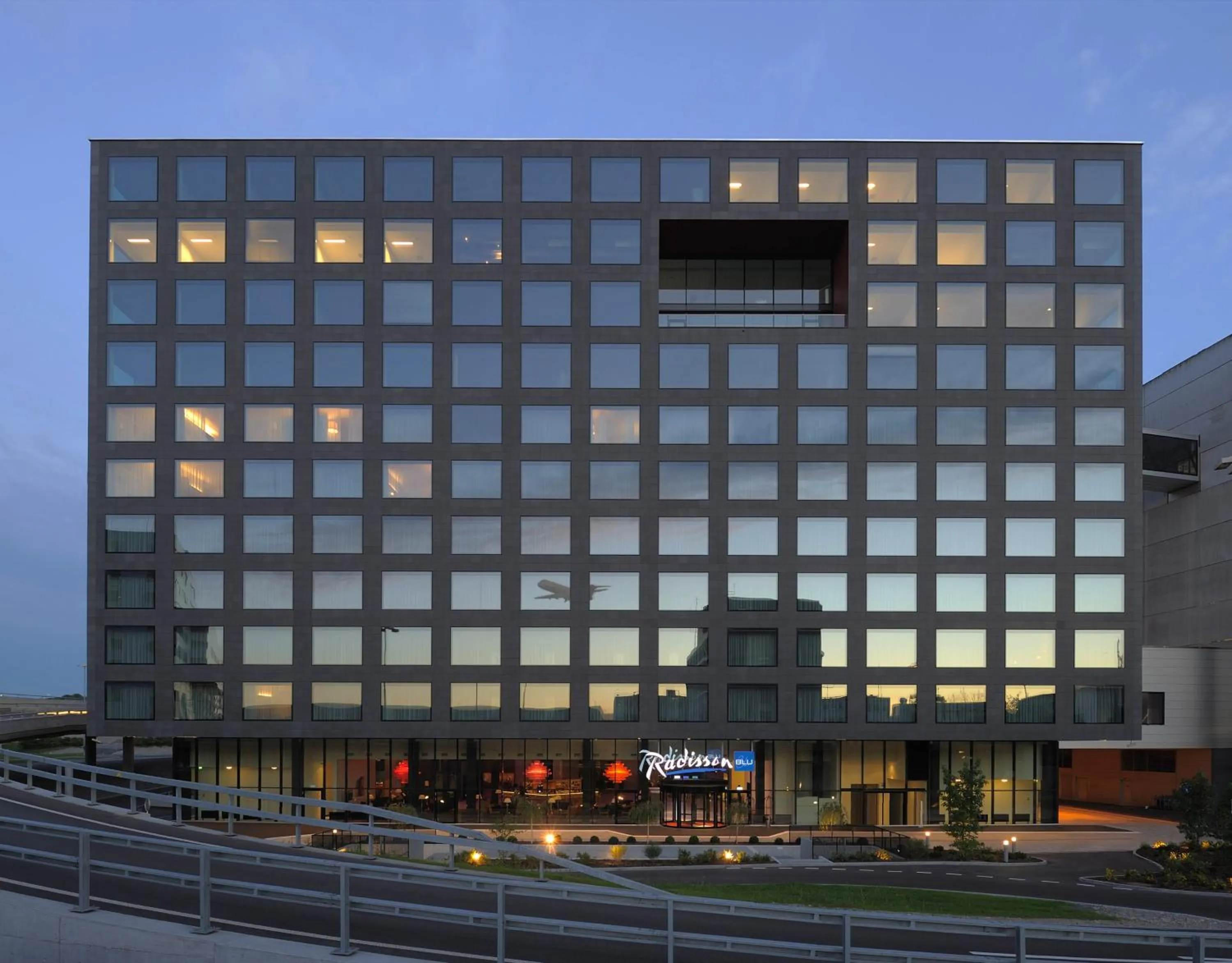 Facade/entrance in Radisson Blu Hotel Zurich Airport