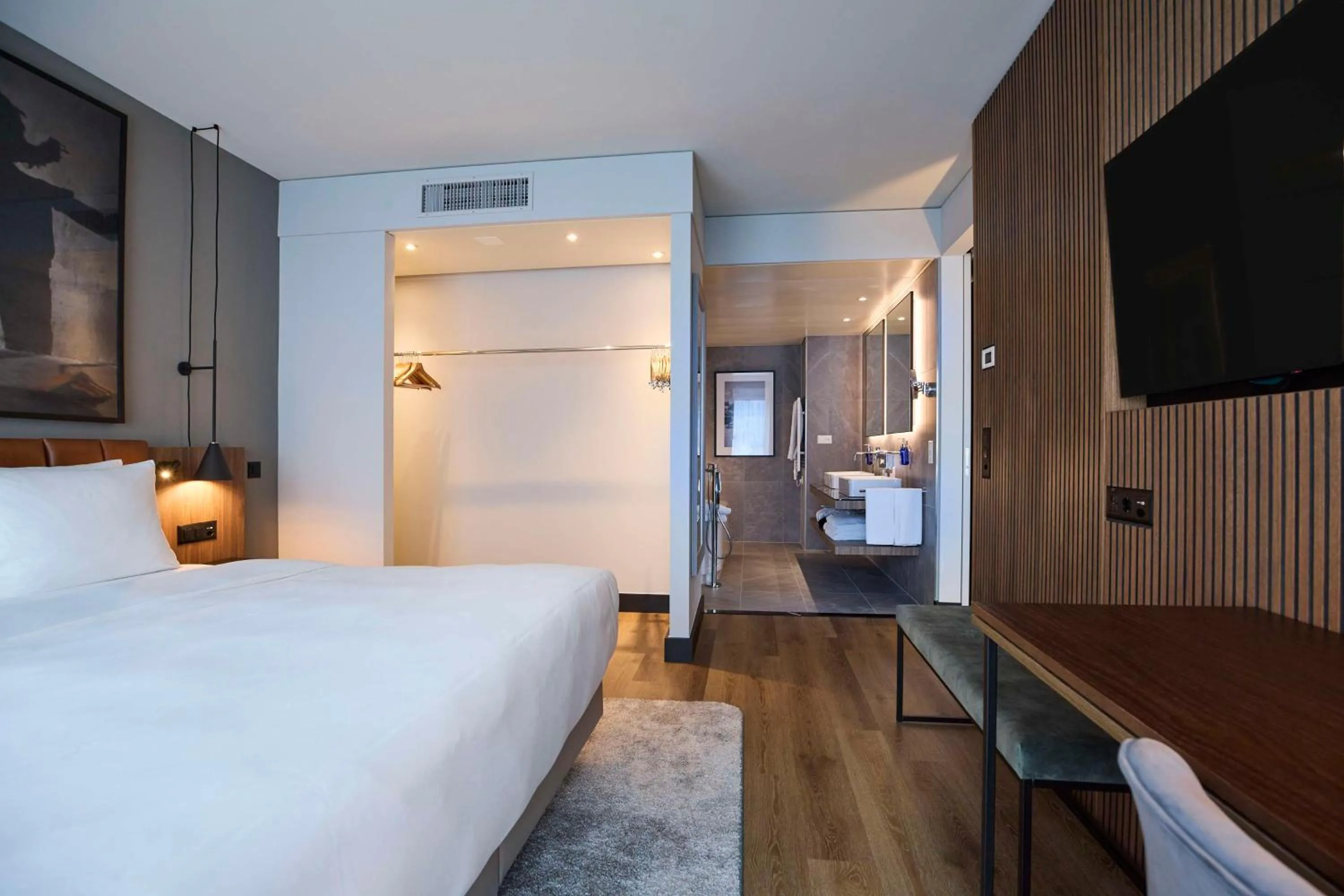 Photo of the whole room, Bed in Radisson Blu Hotel Zurich Airport