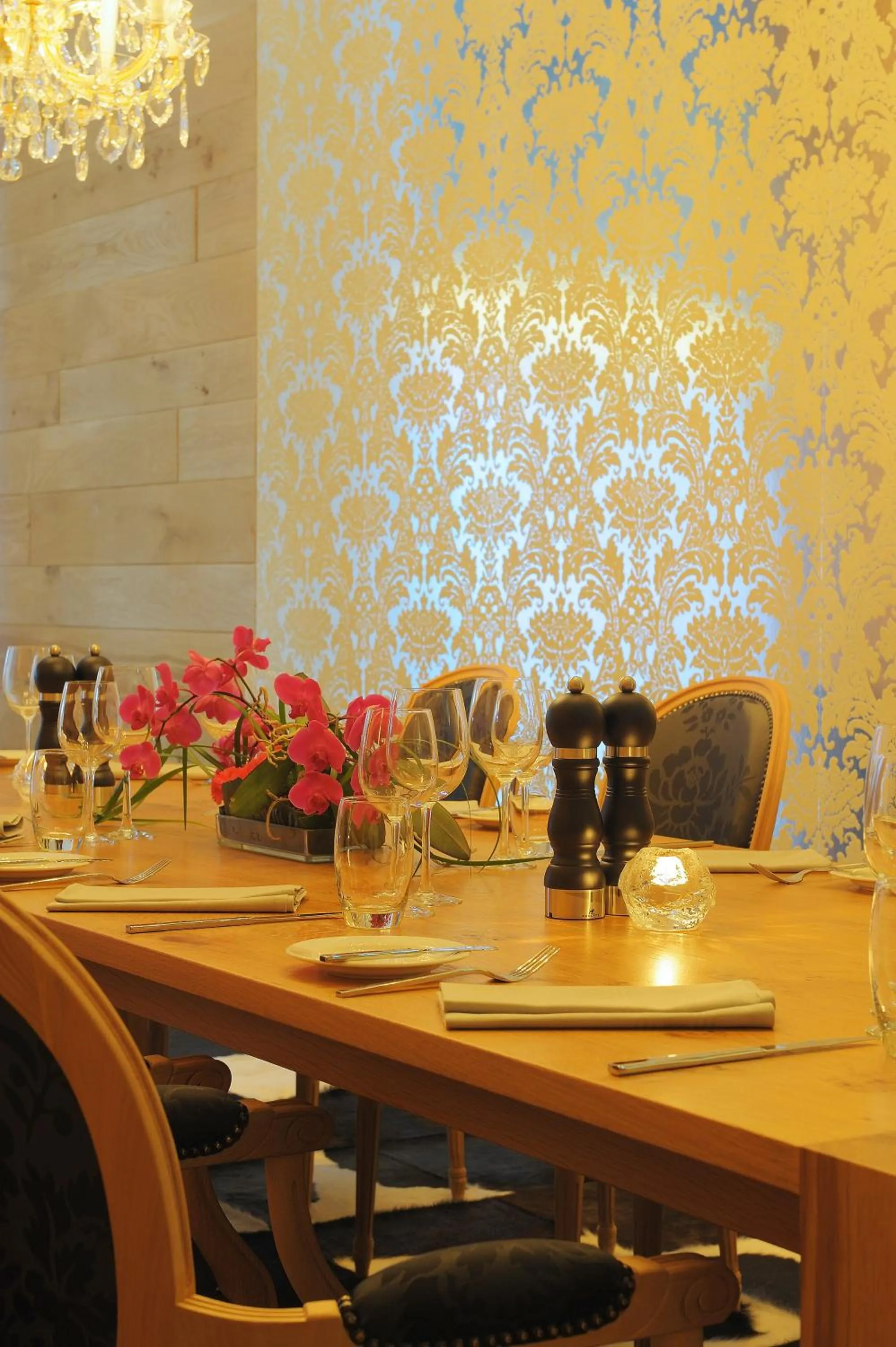 Restaurant/places to eat in Radisson Blu Hotel Zurich Airport