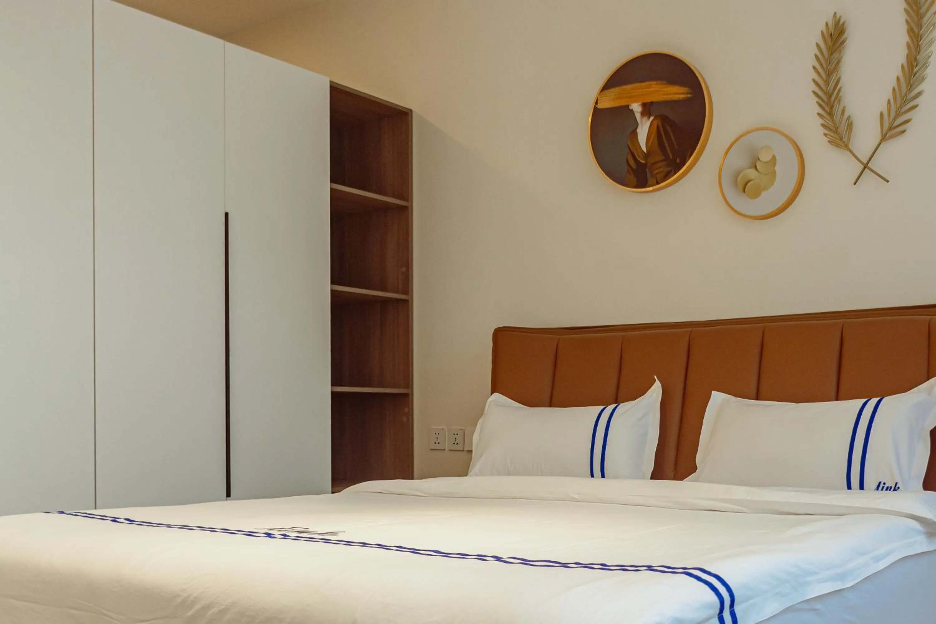 Bed in Rose Garden Private Apartment By LINK