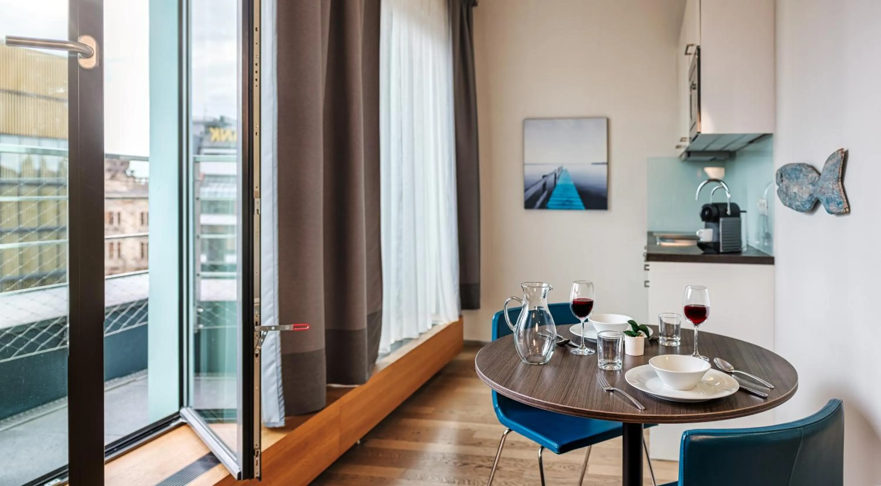 Kitchen or kitchenette in VN3 Terraces Suites by Adrez