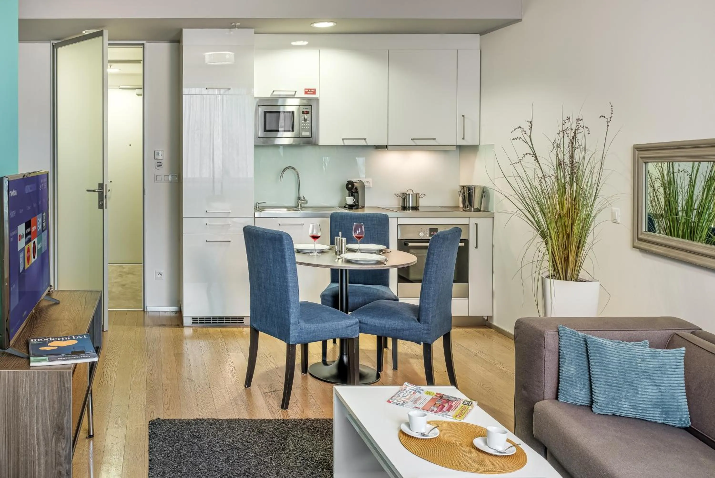 Kitchen or kitchenette in VN3 Terraces Suites by Adrez